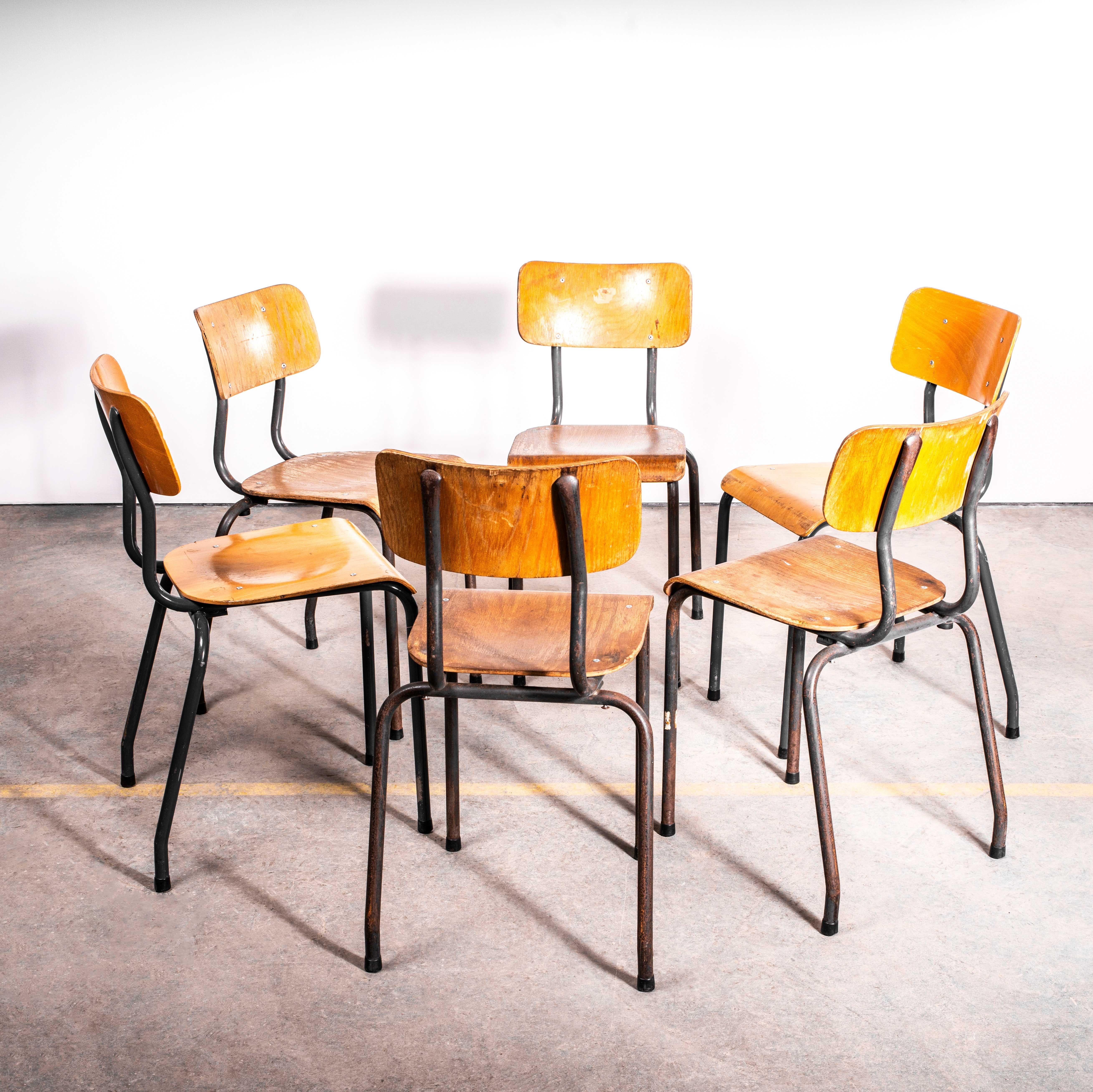 1950's Elbe Steel Grey Stacking Dining Chairs - Gute Mengen verfügbar im Zustand „Gut“ im Angebot in Hook, Hampshire