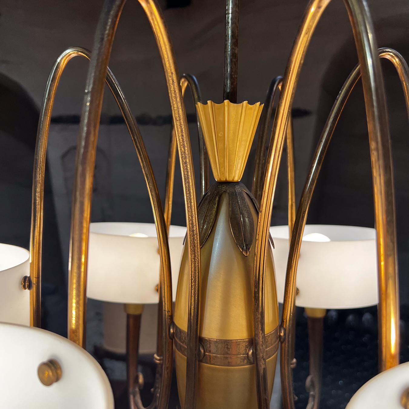 1950er Elegance Skulpturale Sechs-Arm-Kronleuchter Multi Tone Brass Italien im Angebot 10