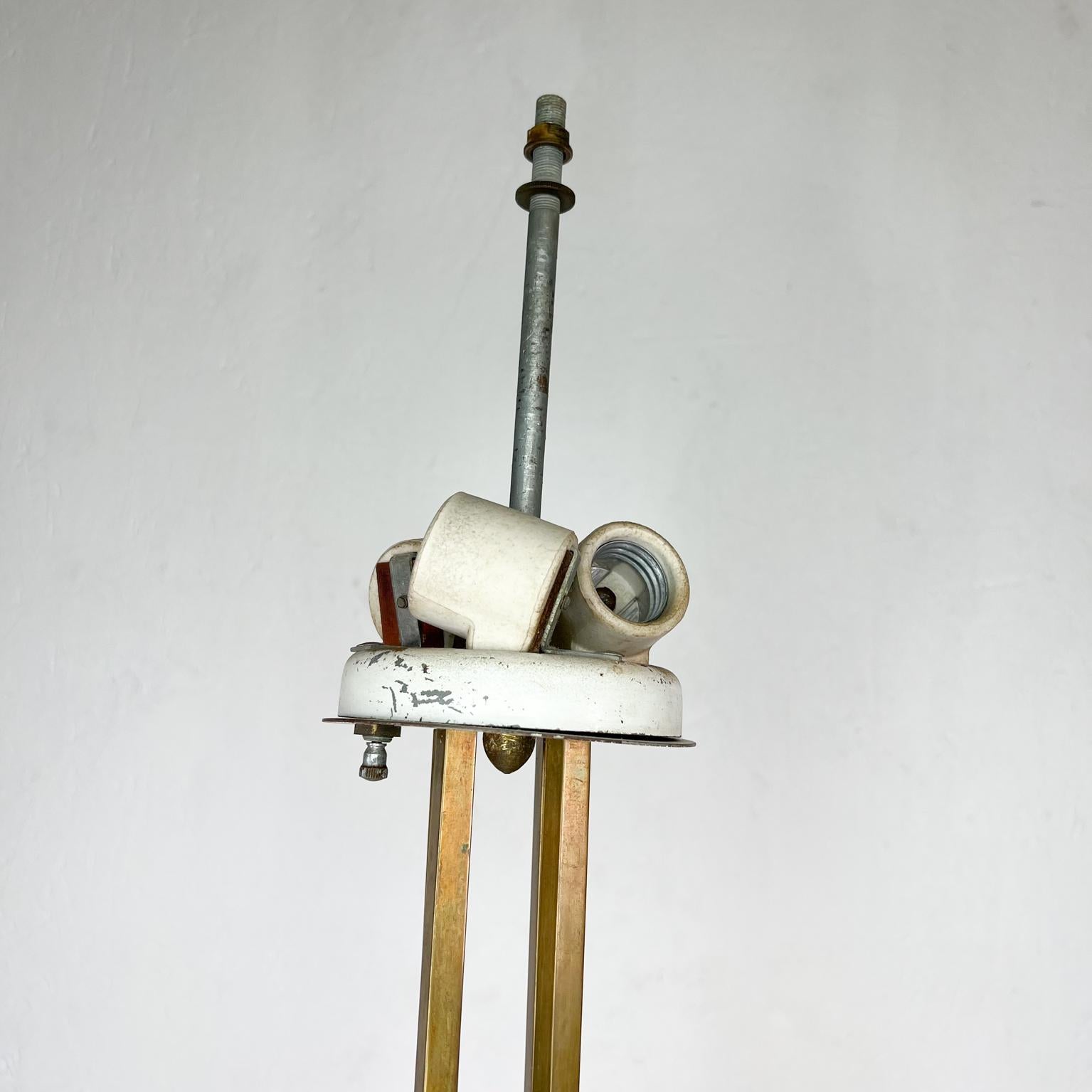 Lampe de bureau élégante en laiton des années 1950 à base en marbre Gerald Thurston Lightolier en vente 1