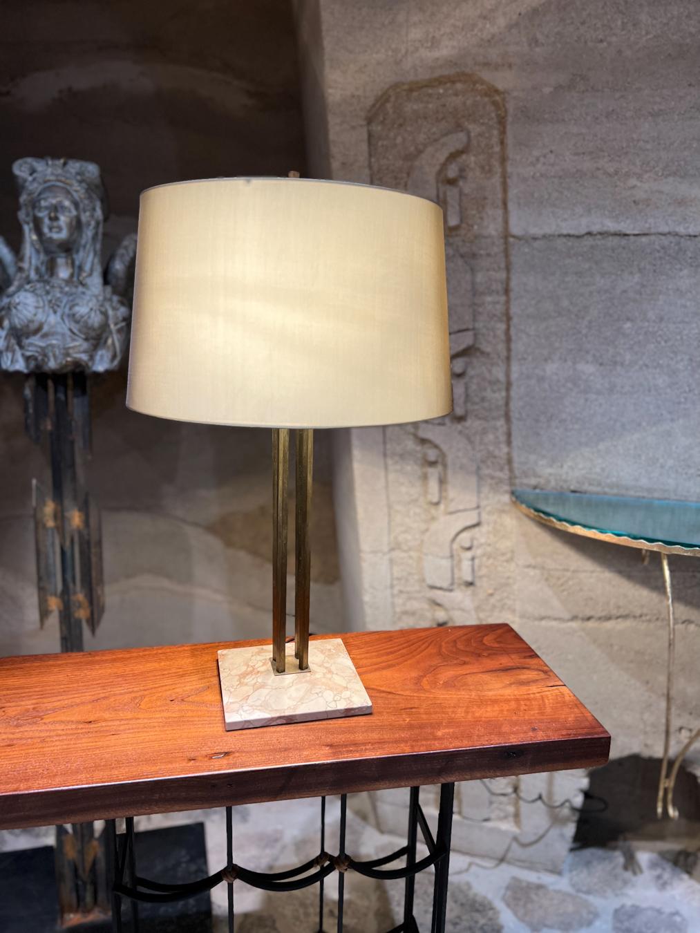 Lampe de bureau élégante en laiton des années 1950 à base en marbre Gerald Thurston Lightolier en vente 6