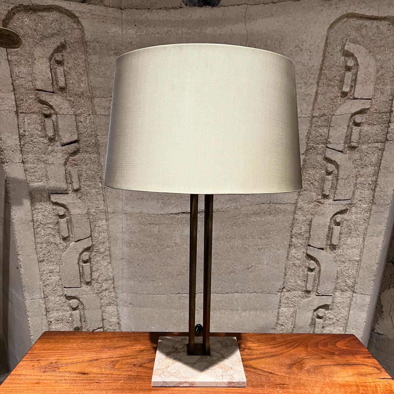 Lampe de bureau élégante en laiton des années 1950 à base en marbre Gerald Thurston Lightolier