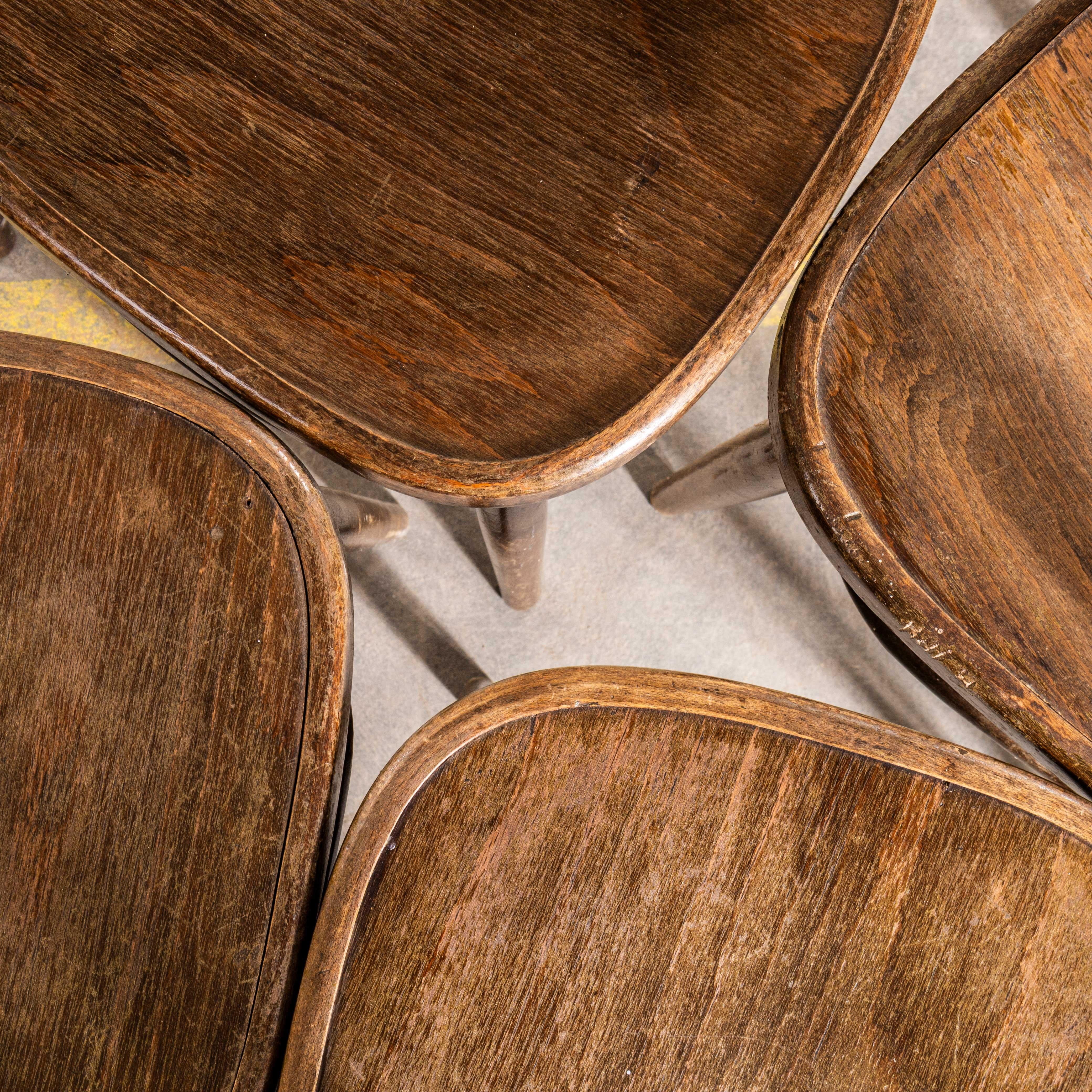 1950er Jahre Elegante hohe Bugholz-Esszimmerstühle von Ton - Vierer-Set im Zustand „Gut“ im Angebot in Hook, Hampshire