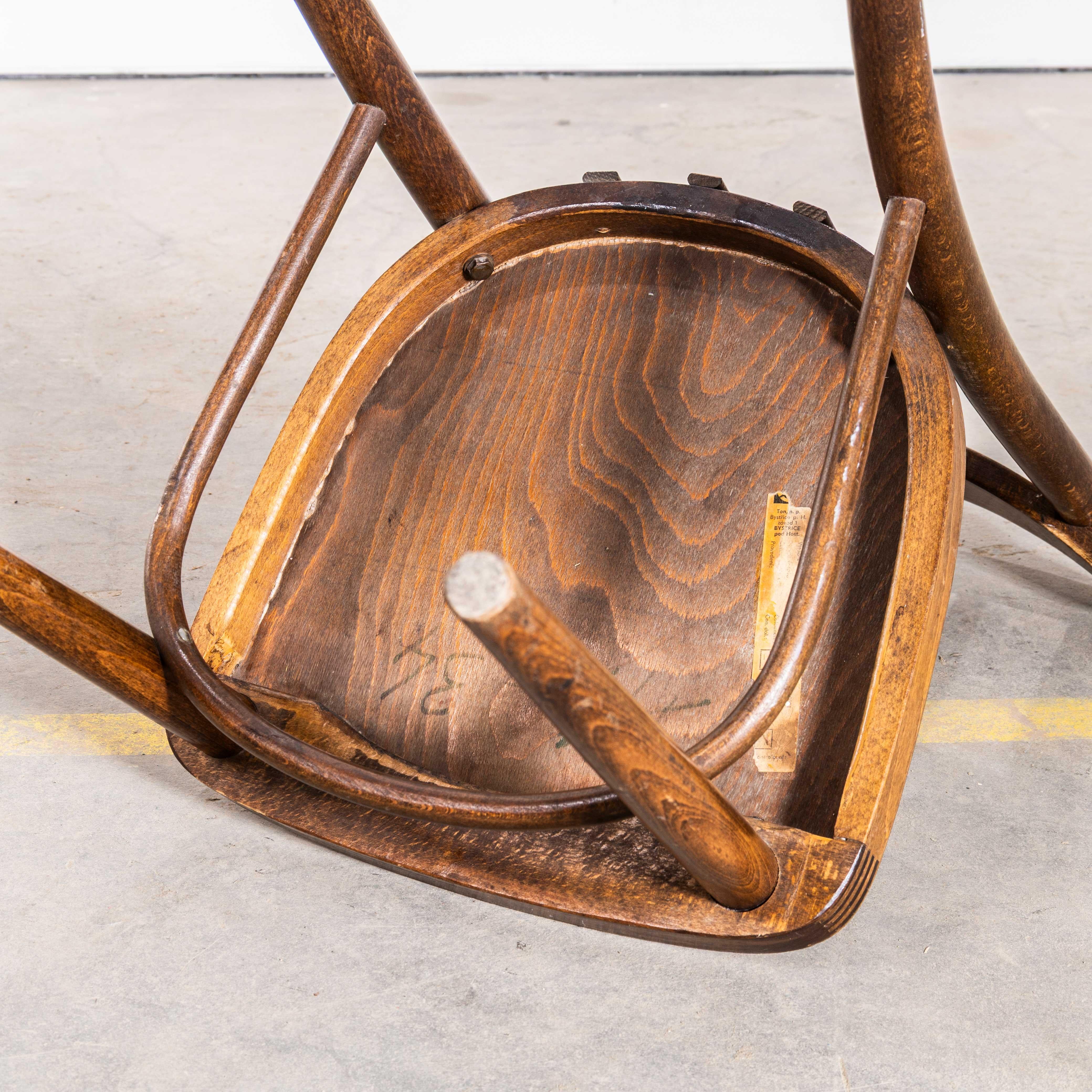 Sedie da pranzo alte in bengala Eleg degli anni '50 di Ton - Set di sei in vendita 5