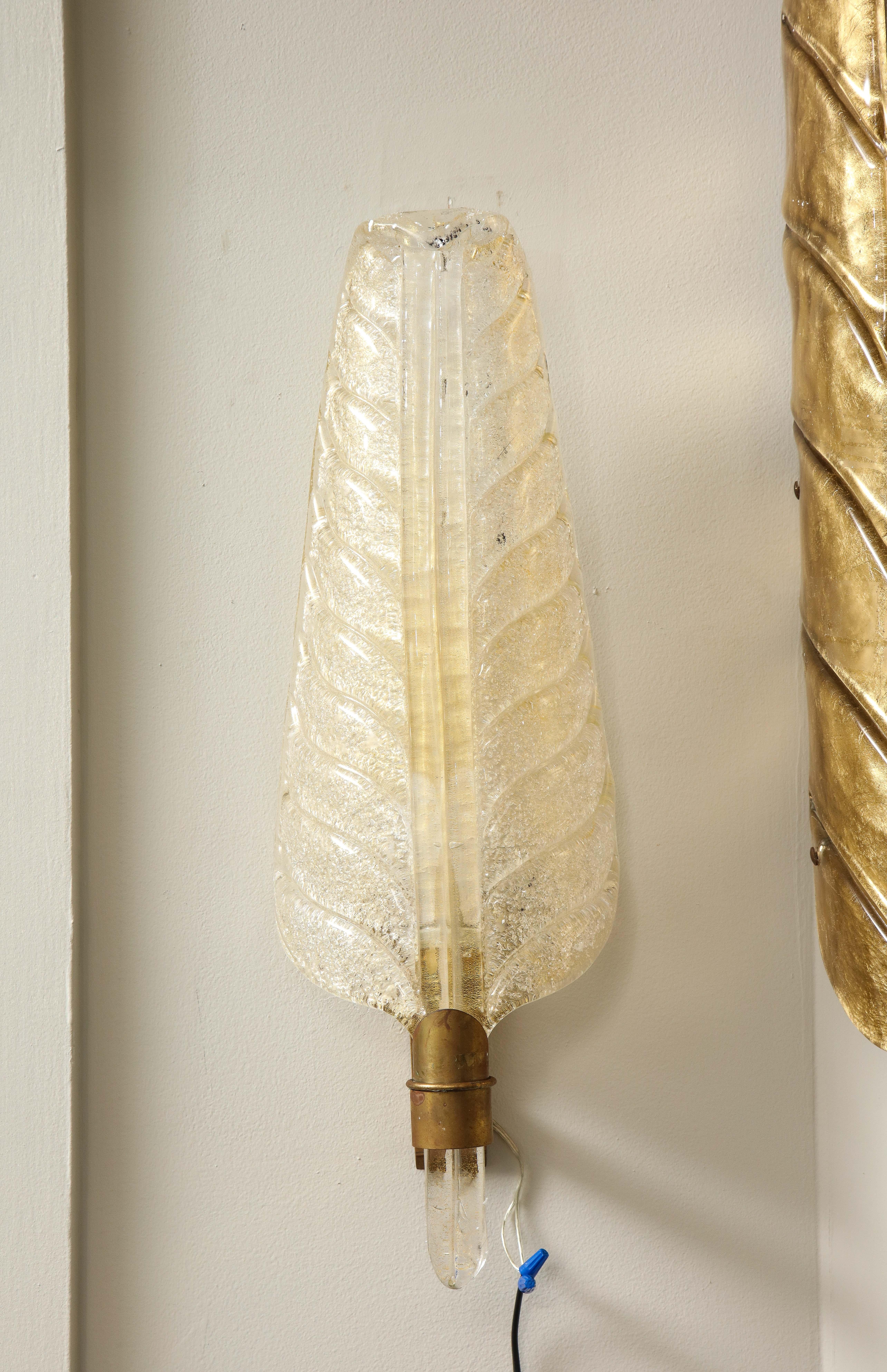 1950s Elegant Vintage Barovier Gold Incrusted Murano Glass Feather Wall Sconces 6