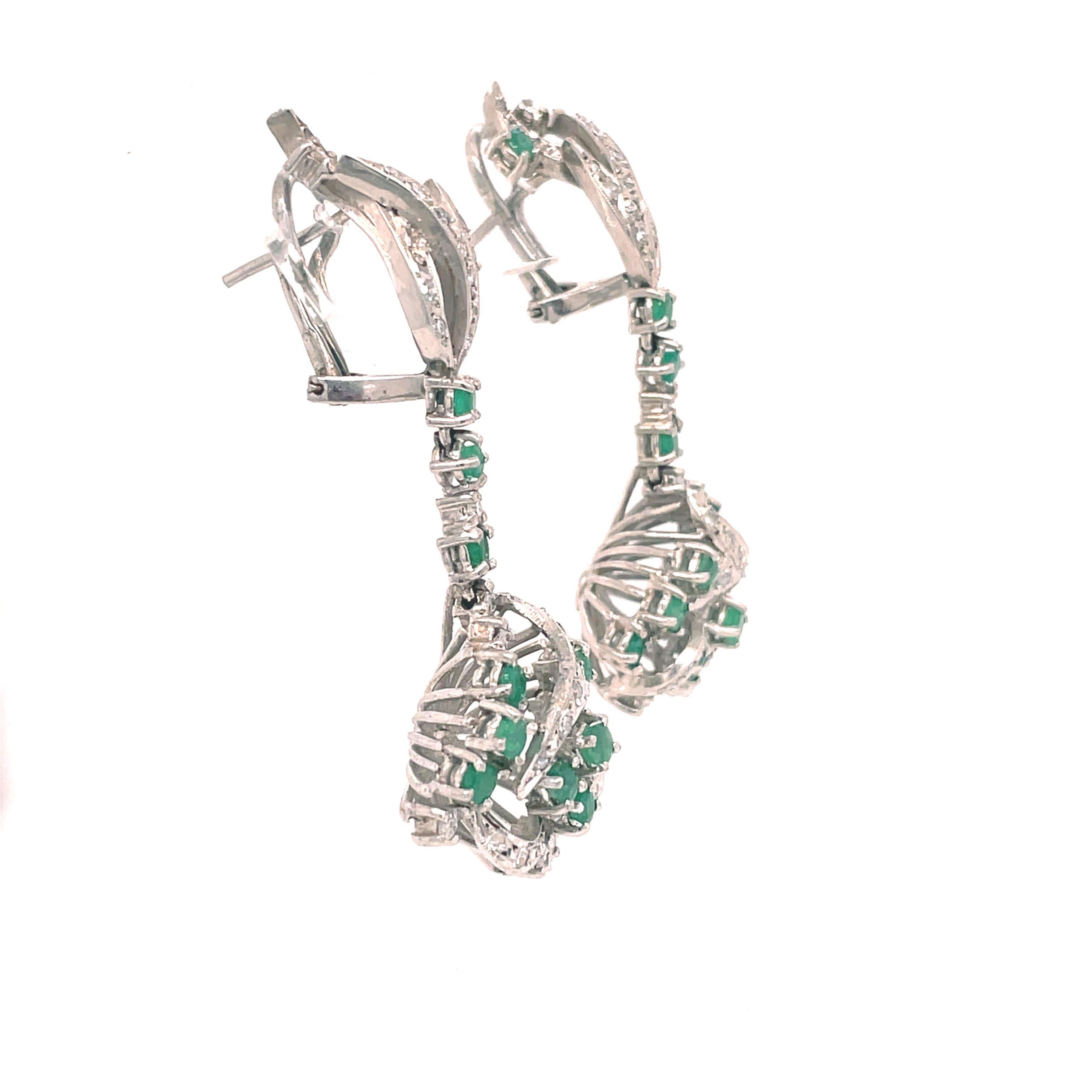 1950s Emerald and Diamond Dangle Earrings in Platinum  In Excellent Condition In Lexington, KY