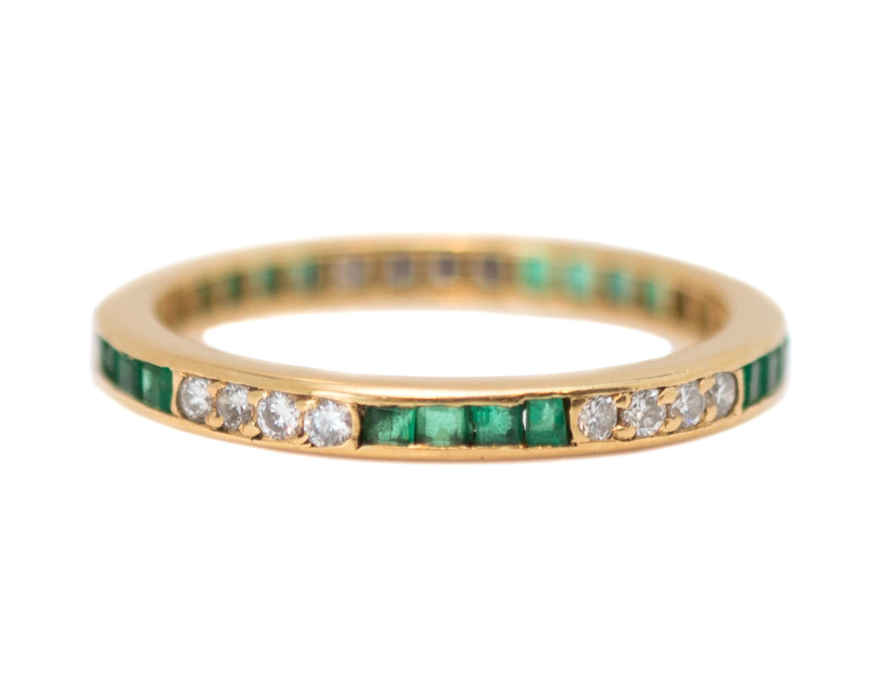 emerald eternity ring yellow gold