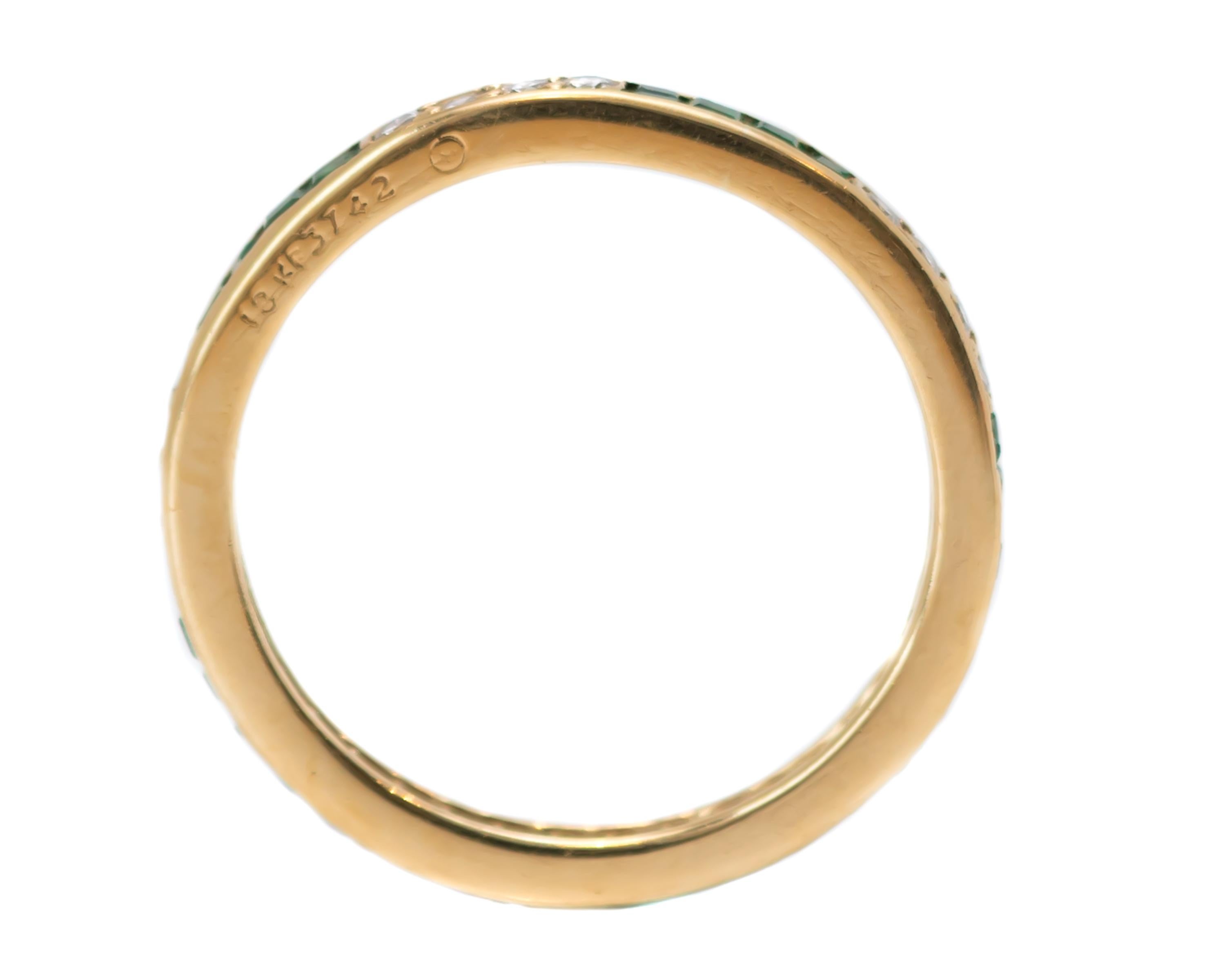 Memoryring aus 18 Karat Gelbgold mit Smaragd und Diamant aus den 1950er Jahren Damen im Angebot