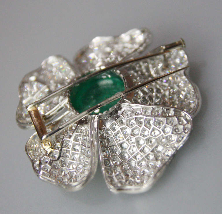 1950s  Broche Esmeralda Diamante Platino en Excelente estado para la venta en Bay Harbor Islands, FL