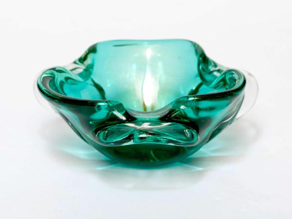 Italian 1950s Emerald Green Murano Glass Organic Bowl by Seguso, Italy
