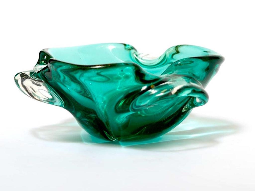 1950s Emerald Green Murano Glass Organic Bowl by Seguso, Italy In Good Condition In Fort Lauderdale, FL