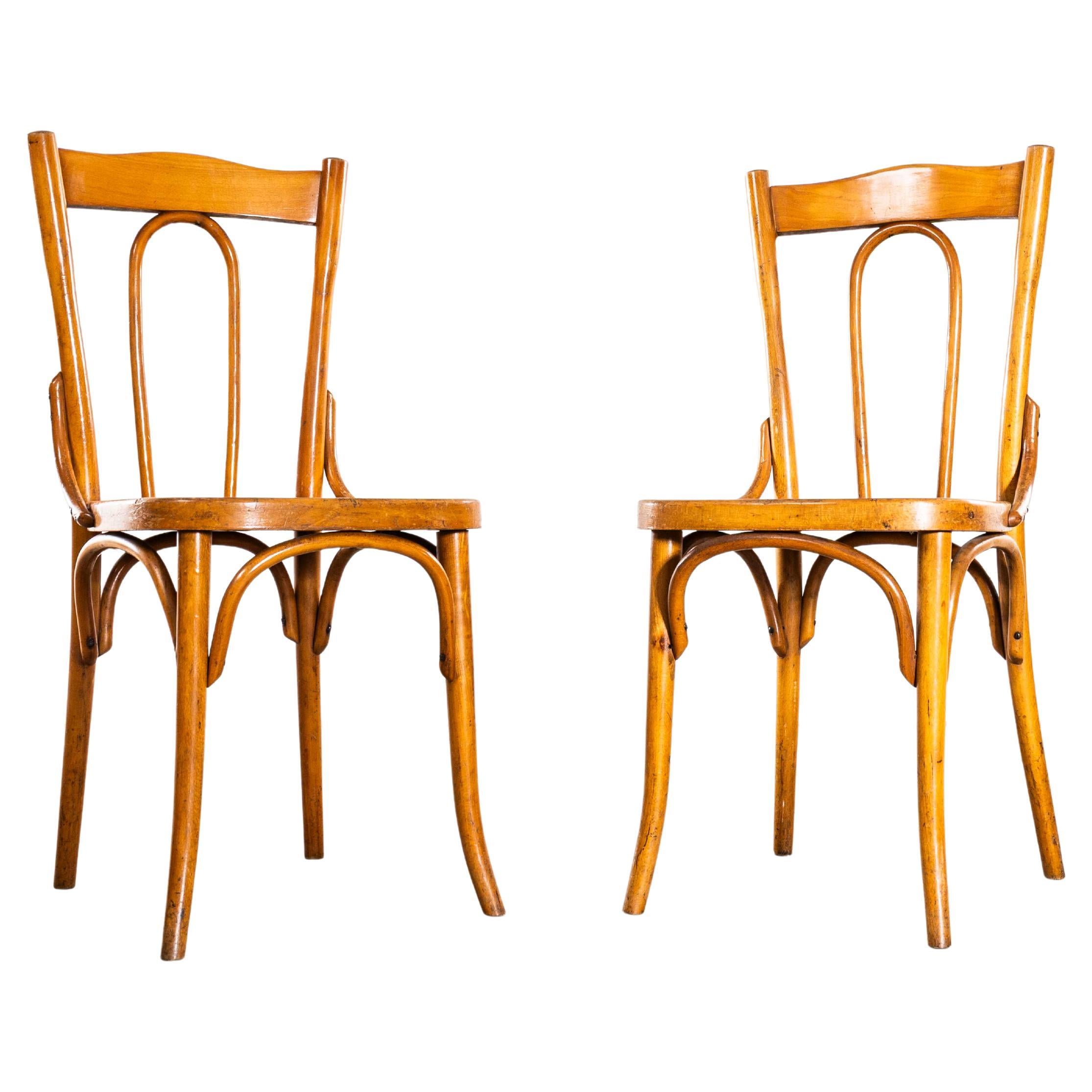 Chaises de salle à manger en bentwood à dossier arrondi des années 1950 - Paire