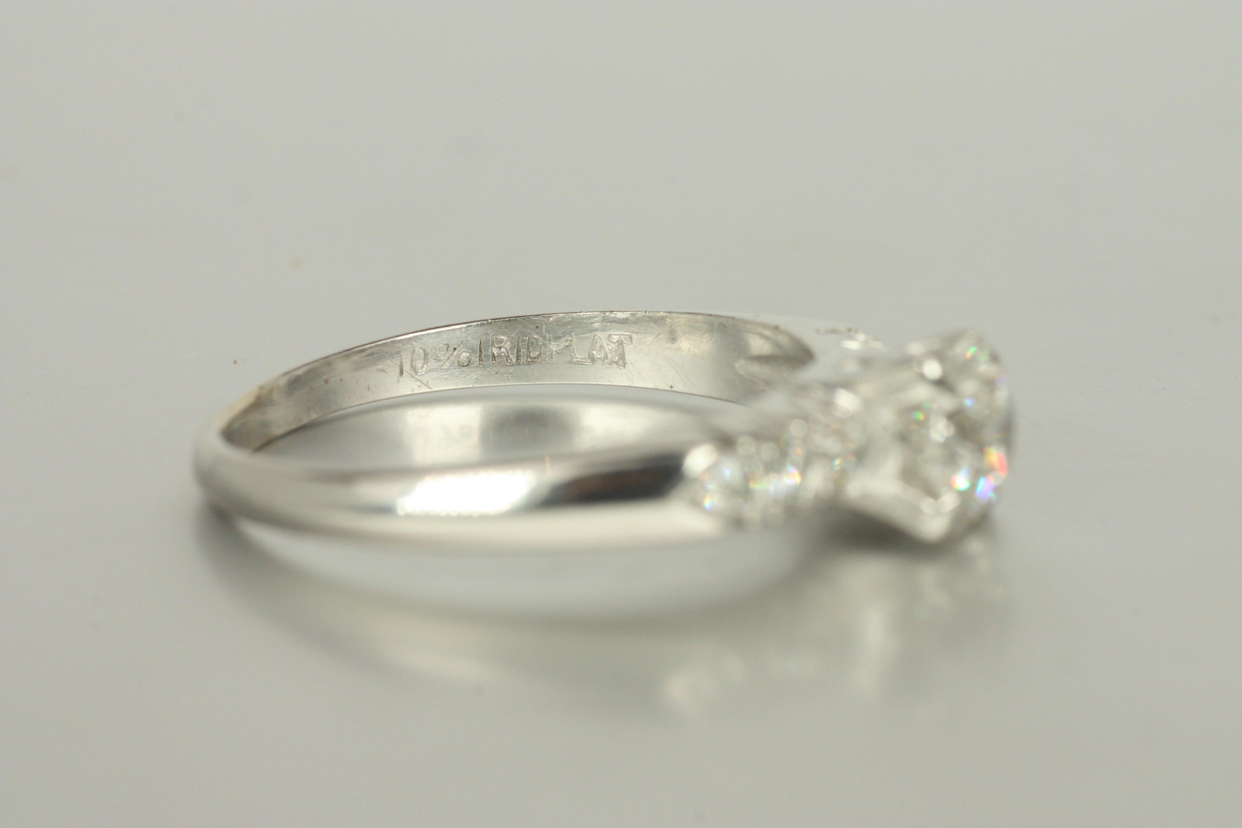 Bague de fiançailles des années 1950 - 0,62ct diamants vieux européens et ronds en platine Bon état - En vente à Santa Monica, CA