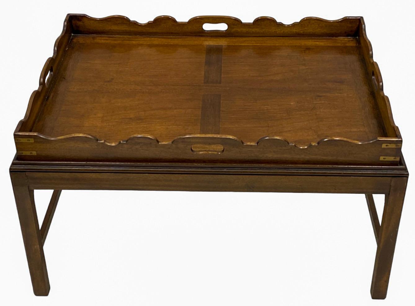1950s English Campaign Style Brass & Banded Mahogany Butler’s Tray Coffee Table  In Good Condition For Sale In Kennesaw, GA