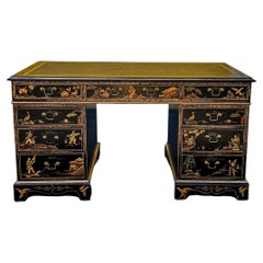 Bureau de style chinois géorgien anglais des années 1950 avec cuir doré à la grecque