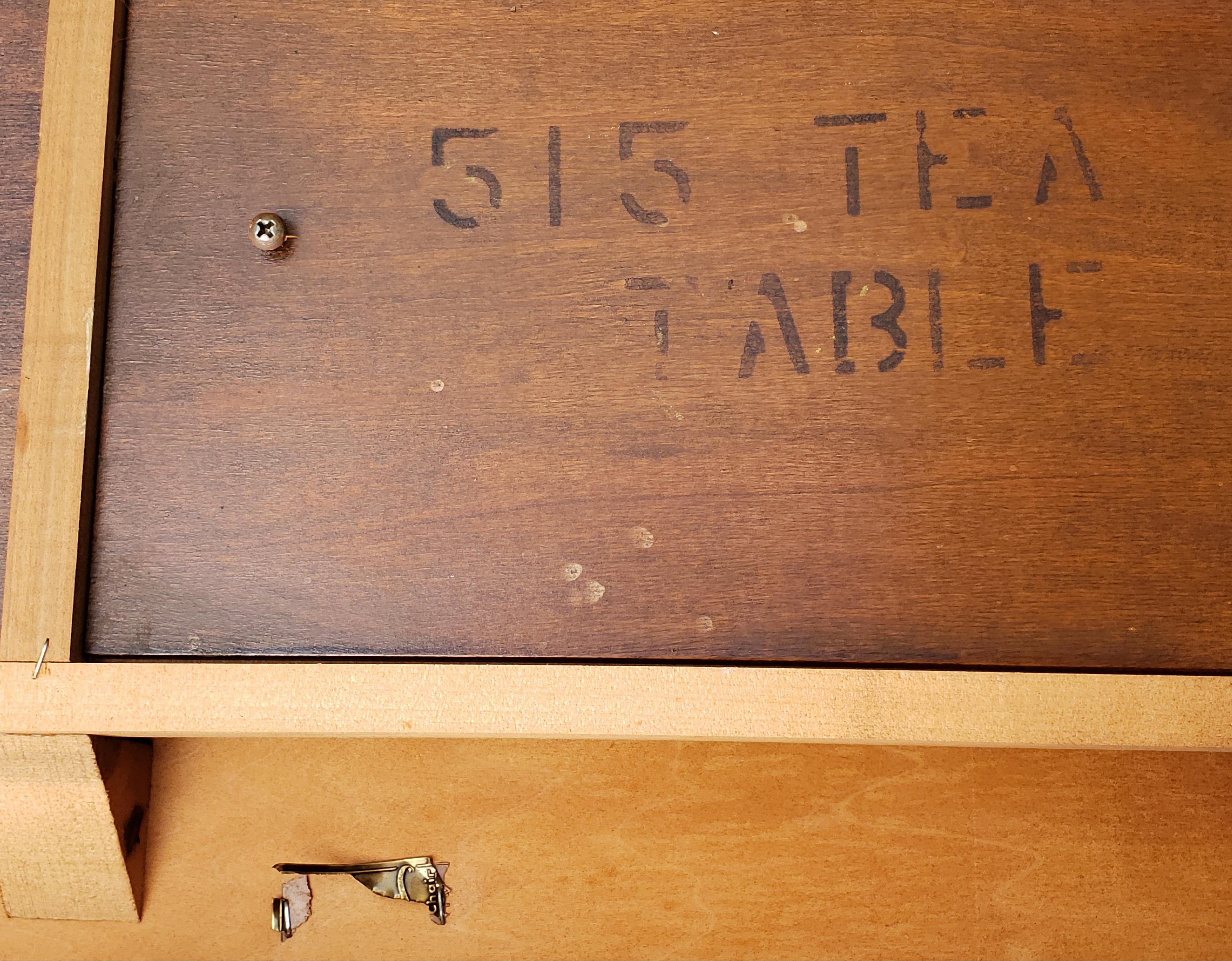 1950s English Mahogany Queen Anne Tray Top Tea Table by Hickory Chair Co. For Sale 3