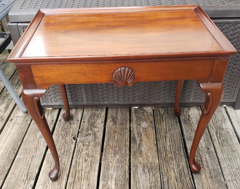 1950s English Mahogany Queen Anne Tray Top Tea Table By Hickory Chair Co For At 1stdibs 1950s English Mahogany Queen Anne Tray, Queen Anne End Tables Drawer Slides