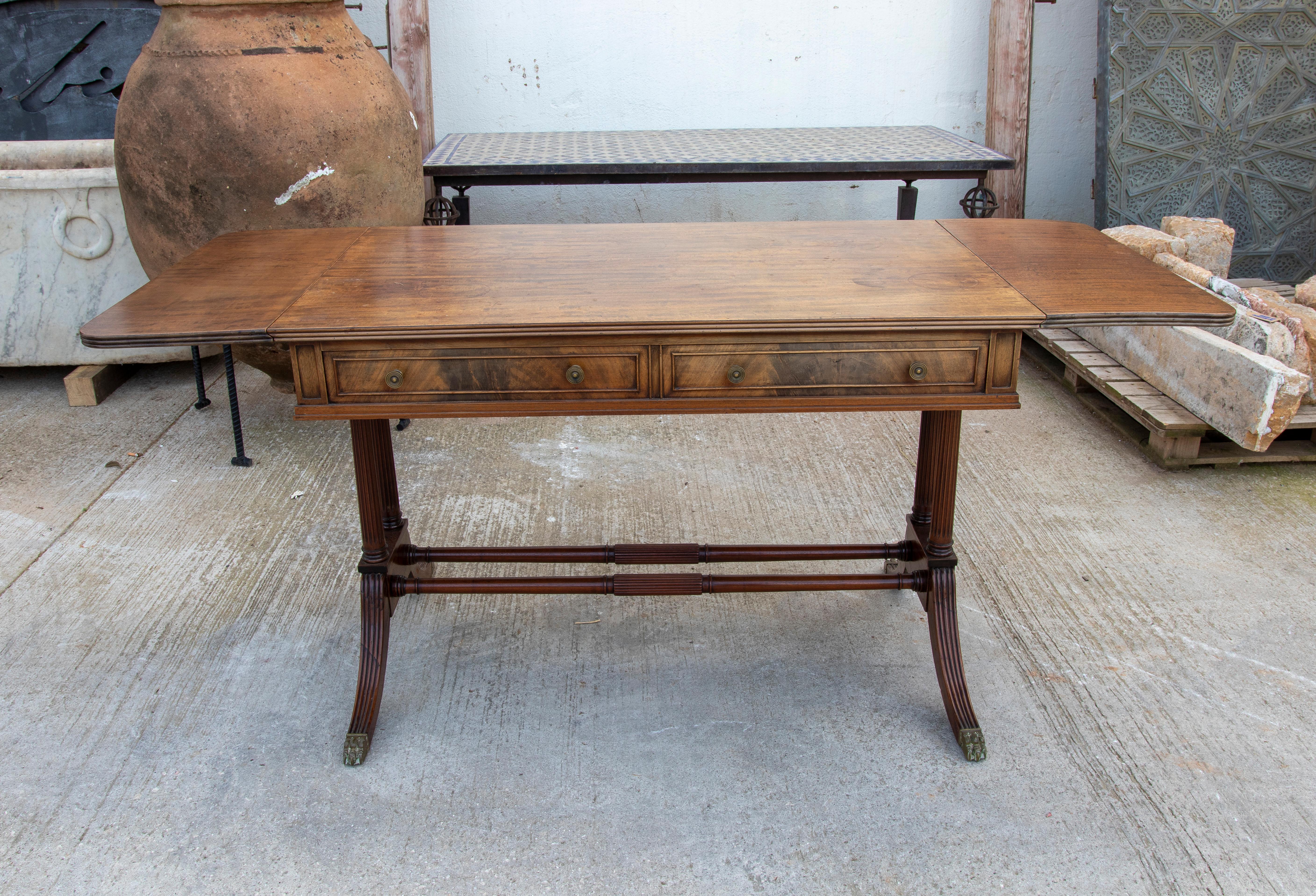 1950s English Mahogany Writing Desk with Drawers For Sale 1