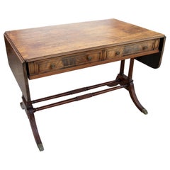 Bureau anglais des années 1950 en acajou avec tiroirs
