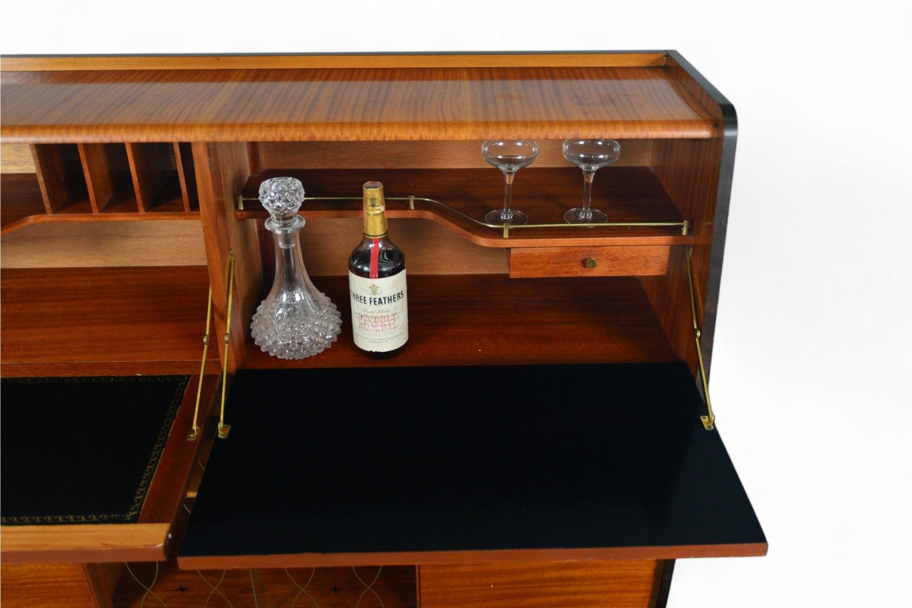 Cabinet de bar moderne anglais des années 1950 + bureau secrétaire en acajou en vente 4