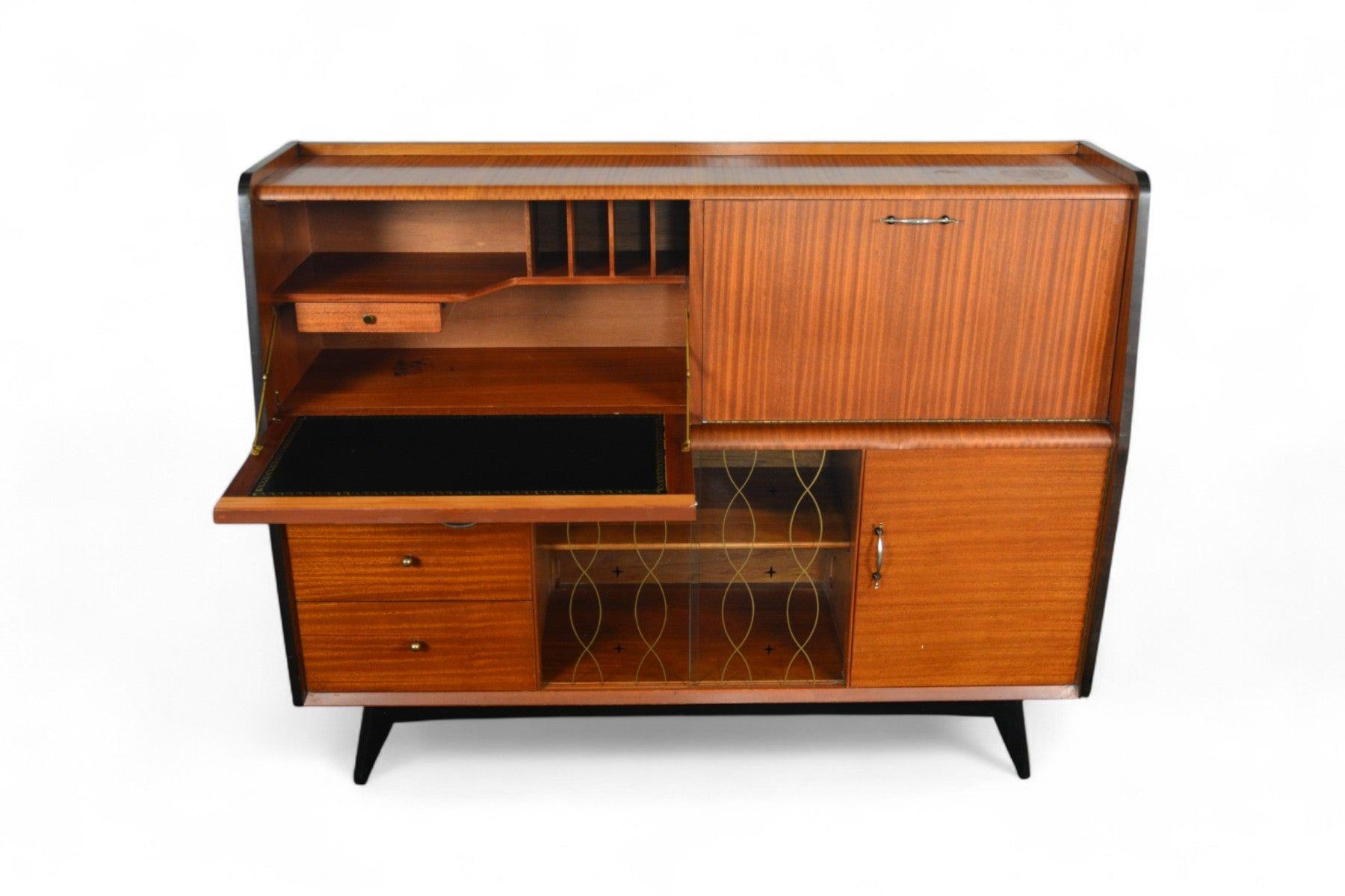 20ième siècle Cabinet de bar moderne anglais des années 1950 + bureau secrétaire en acajou en vente