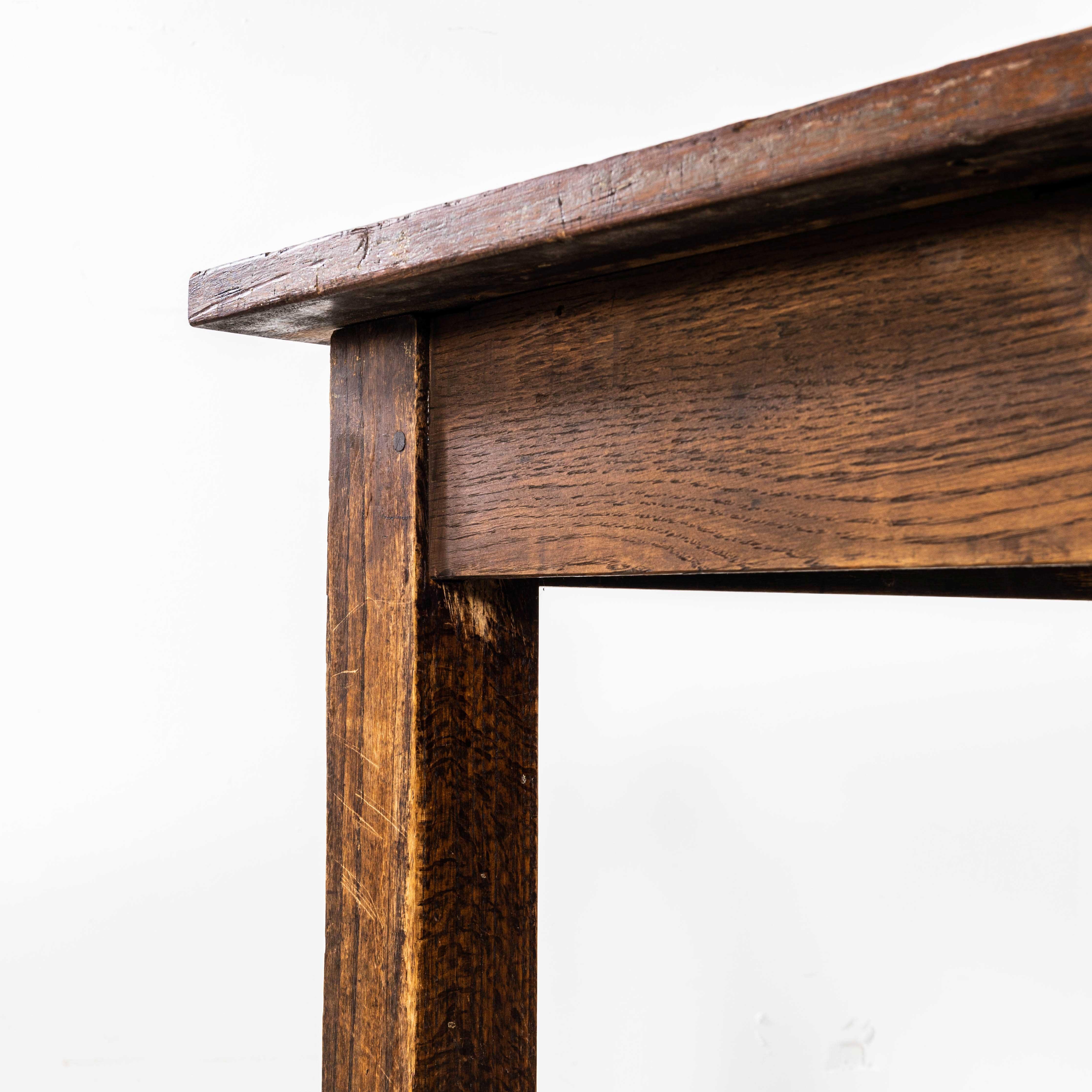 Mesa de laboratorio escolar inglesa de roble e iroko de los años 50 - Cuadrada mediados del siglo XX en venta