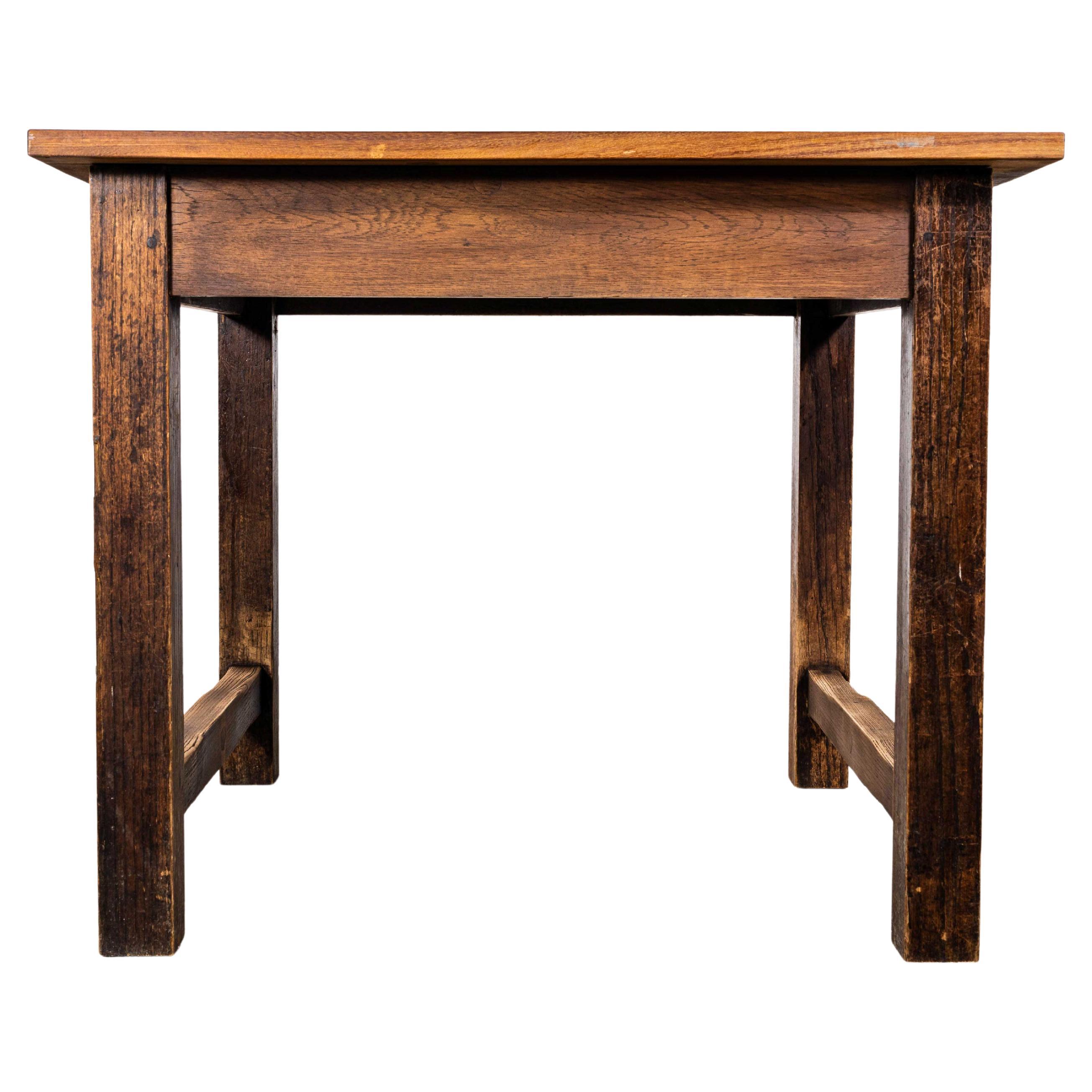 Mesa de laboratorio escolar inglesa de roble e iroko de los años 50 - Cuadrada en venta