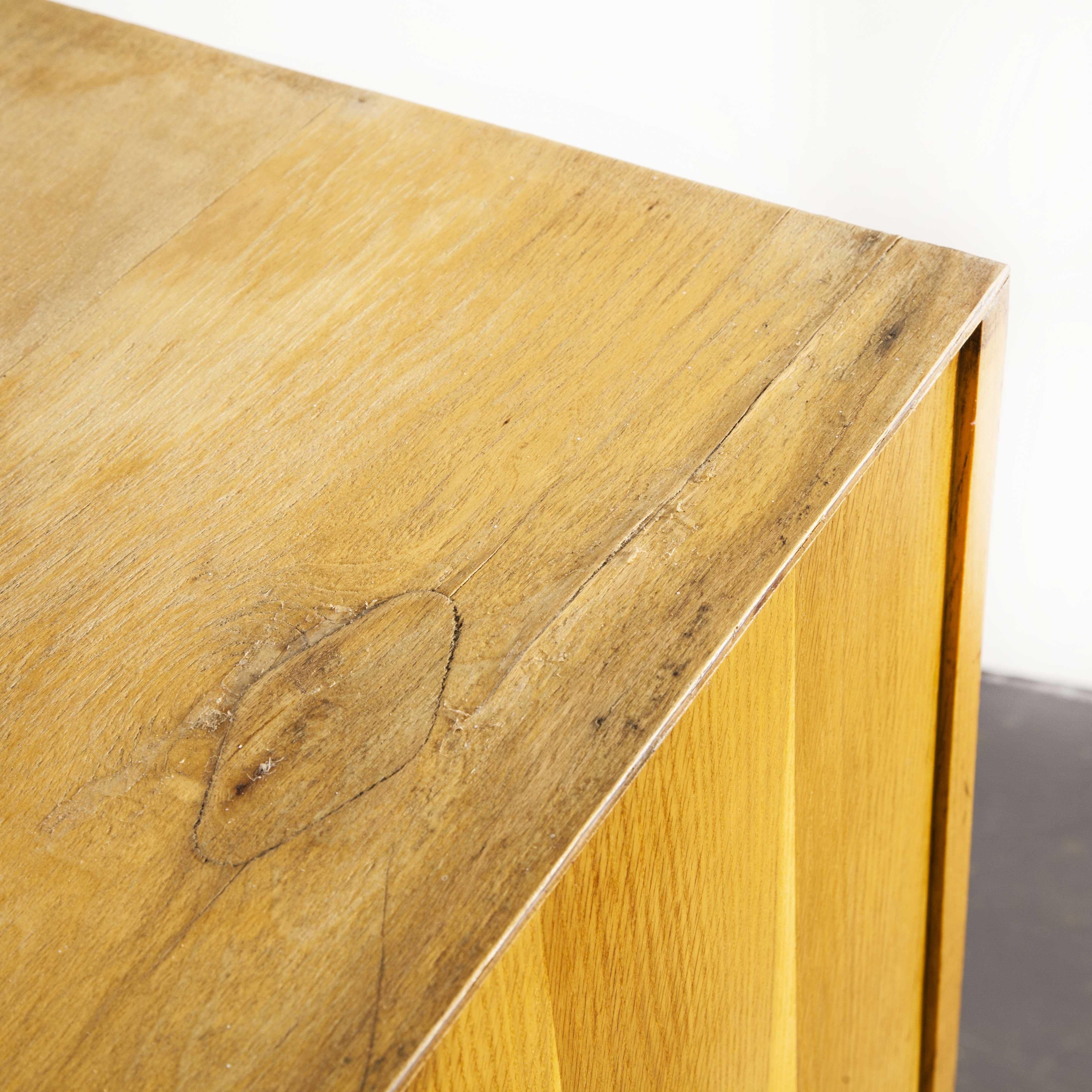 Cassettiera alta a più cassetti in Oak Oak del 1950, con ventuno cassetti In condizioni buone a Hook, Hampshire