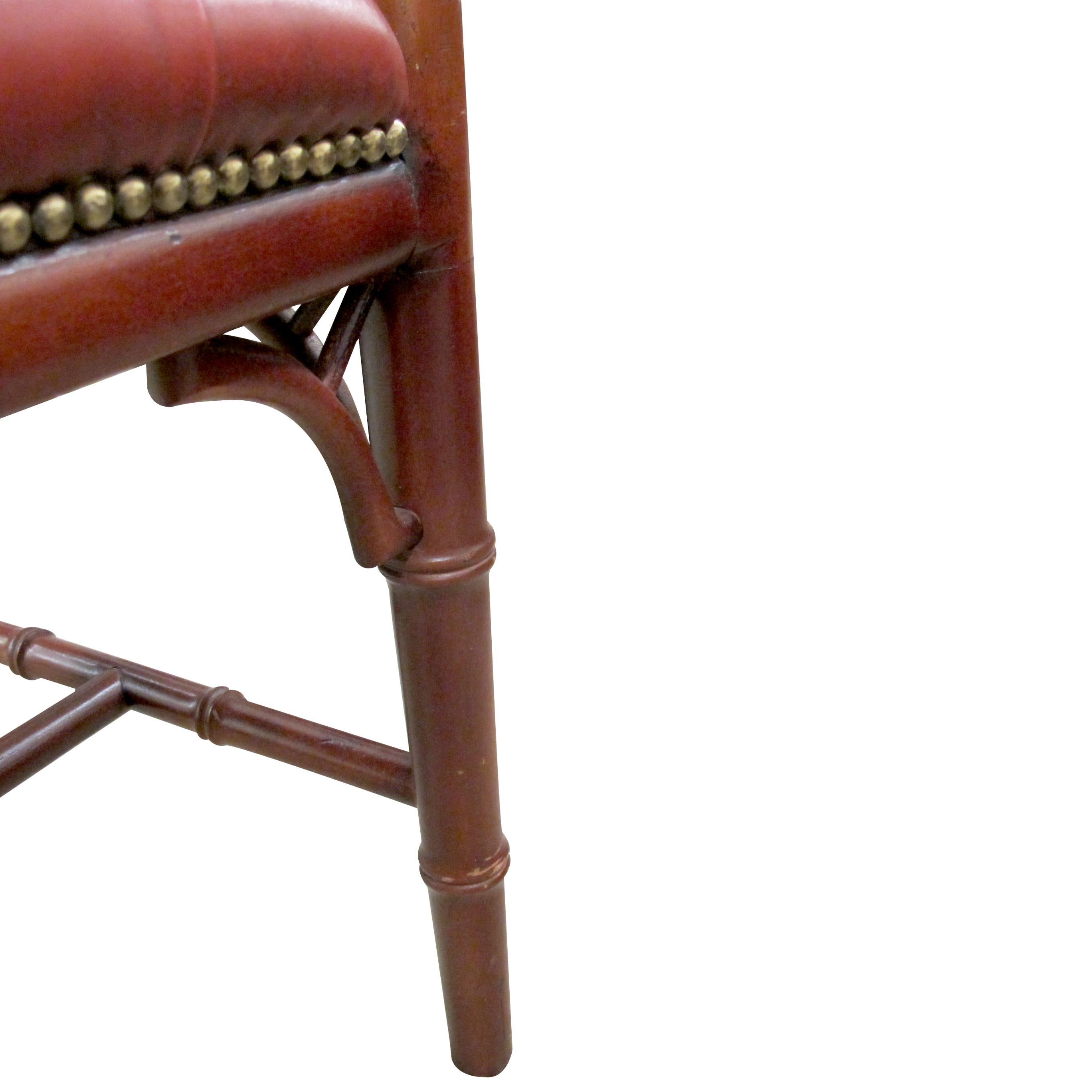 1950s English Red Leather Bench with Faux Bamboo Frame In Good Condition For Sale In London, GB