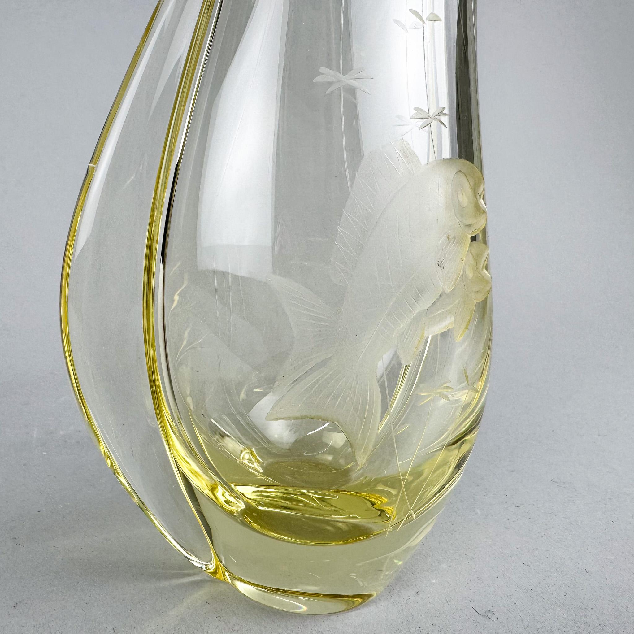 Vaso di vetro inciso del 1950 di ZBS Glasswork, Cecoslovacchia in vendita 1