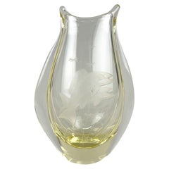 Vase en verre gravé des années 1950 par ZBS Glasswork, Tchécoslovaquie