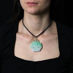 1950s Engraved Jade 18 Karat Yellow Gold Bonsai Pendant