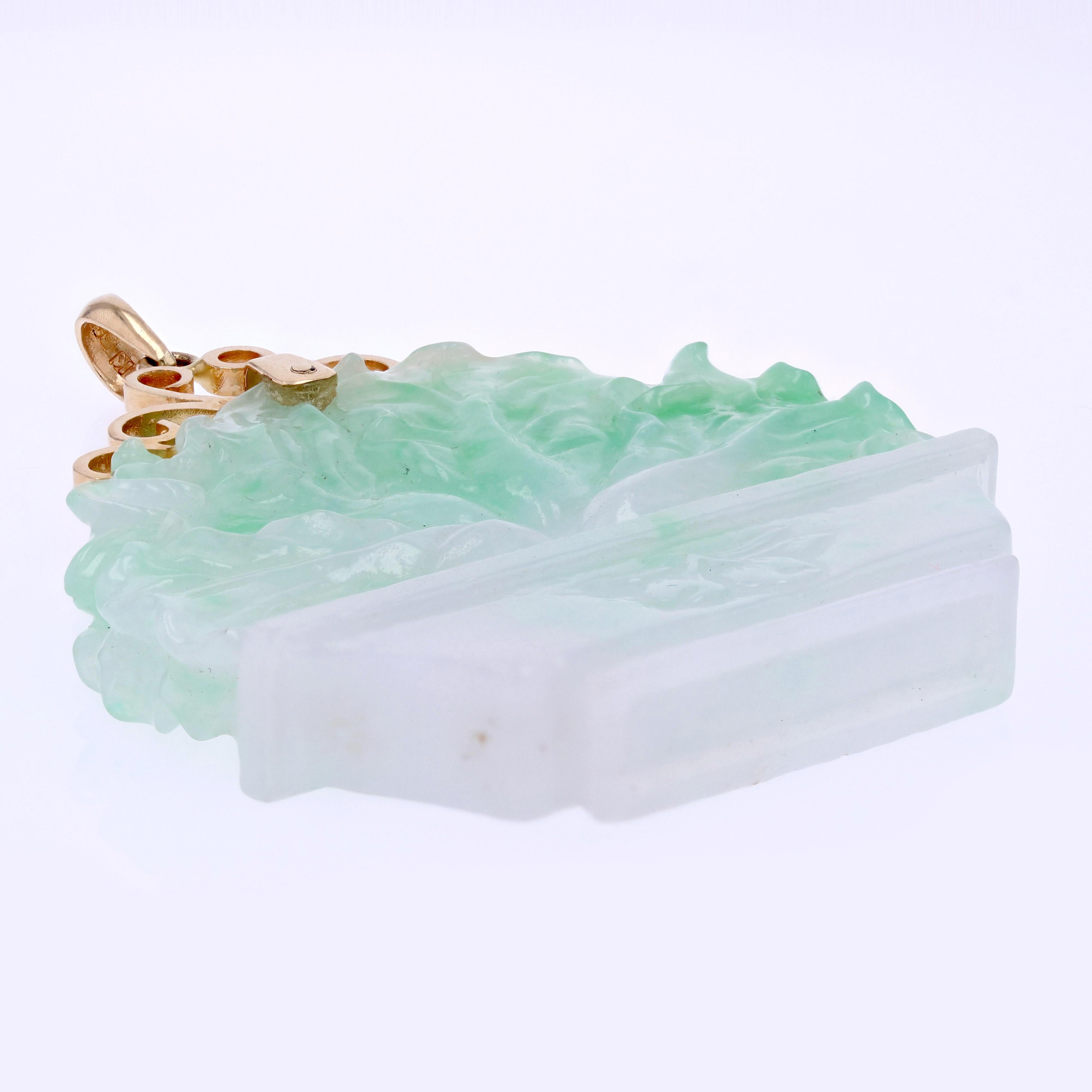 1950s Engraved Jade 18 Karat Yellow Gold Bonsai Pendant For Sale 3