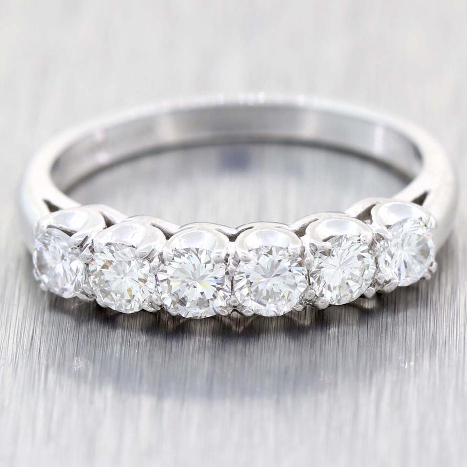 1950s Estate Platinum G VS 1.00 Carat Diamond Wedding Band Ring For Sale 1