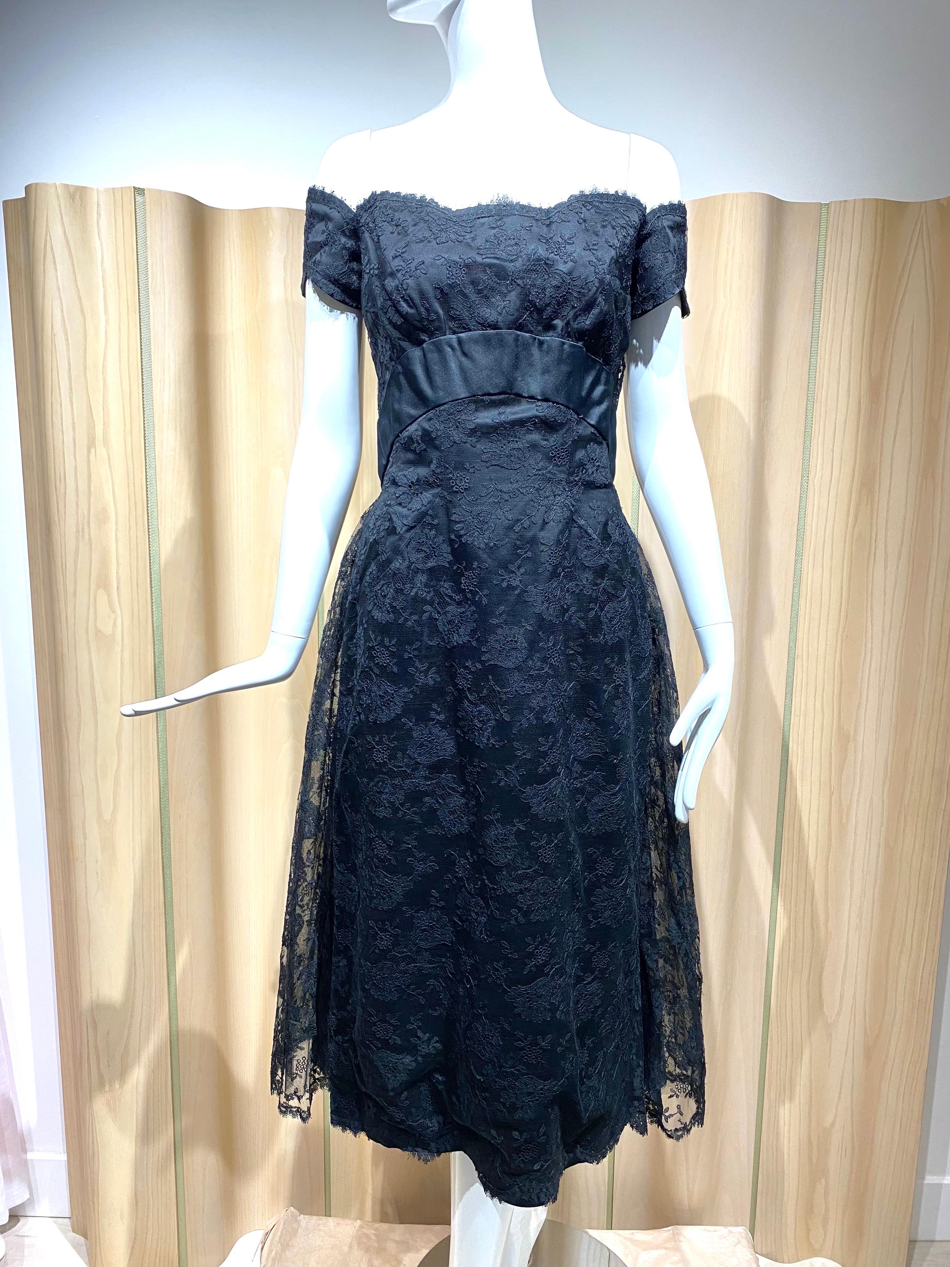 1950s Estevez Black Lace Cocktail Dress For Sale 5