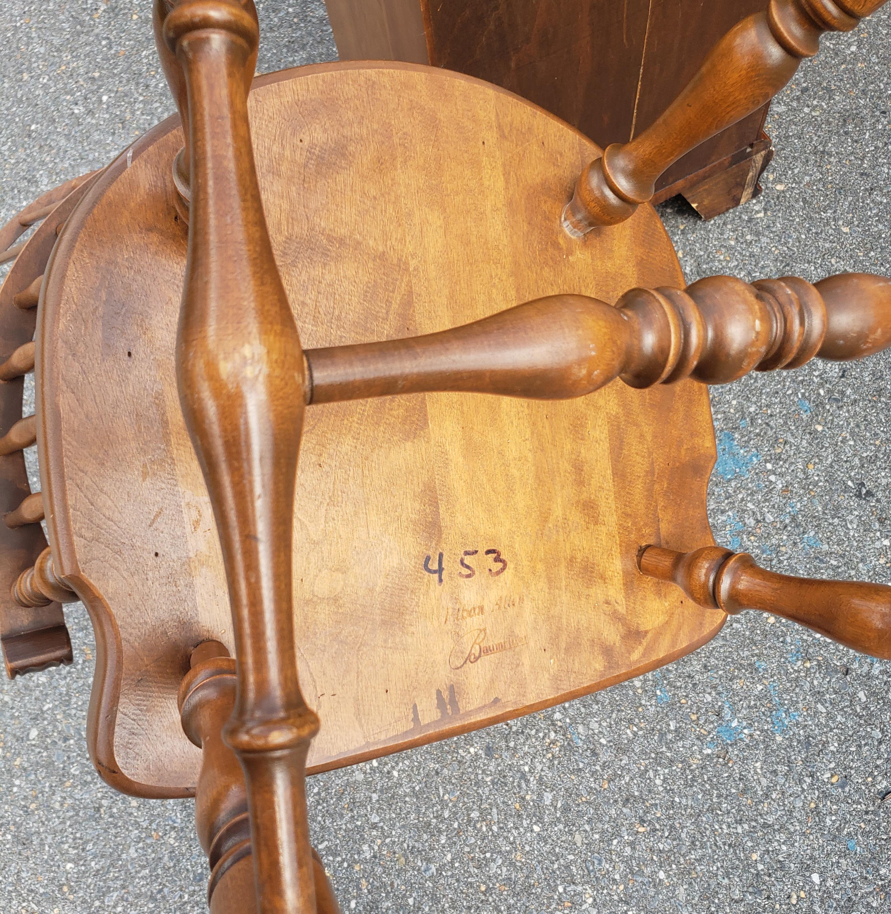 Fauteuil Windsor à dossier en peigne en érable, années 1950, Baumritter  en vente 3