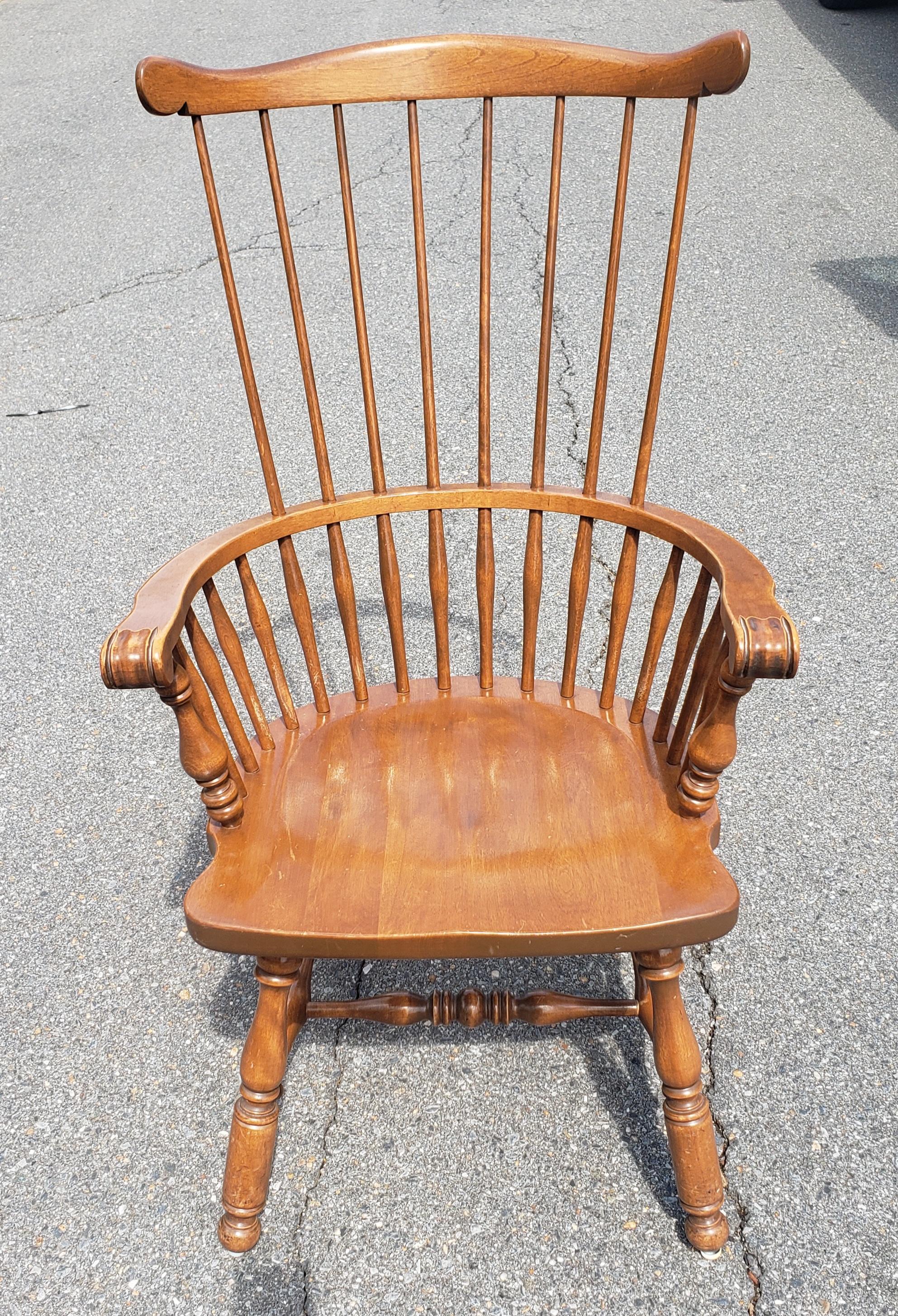 A midcentury Baumritter Maple Comb Back Windsor Armchair in very good vintage condition.
Very sturdy. Measures 23.5