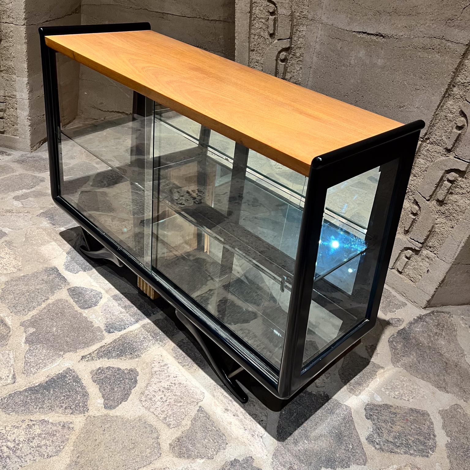 1950s Eugenio Escudero Vitrine Display Cabinet Mexico City Mid Century en vente 4