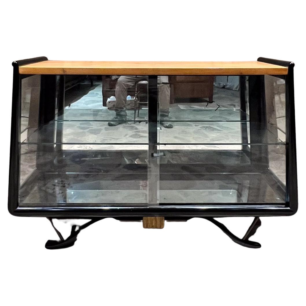 1950s Eugenio Escudero Vitrine Display Cabinet Mexico City Mid Century en vente