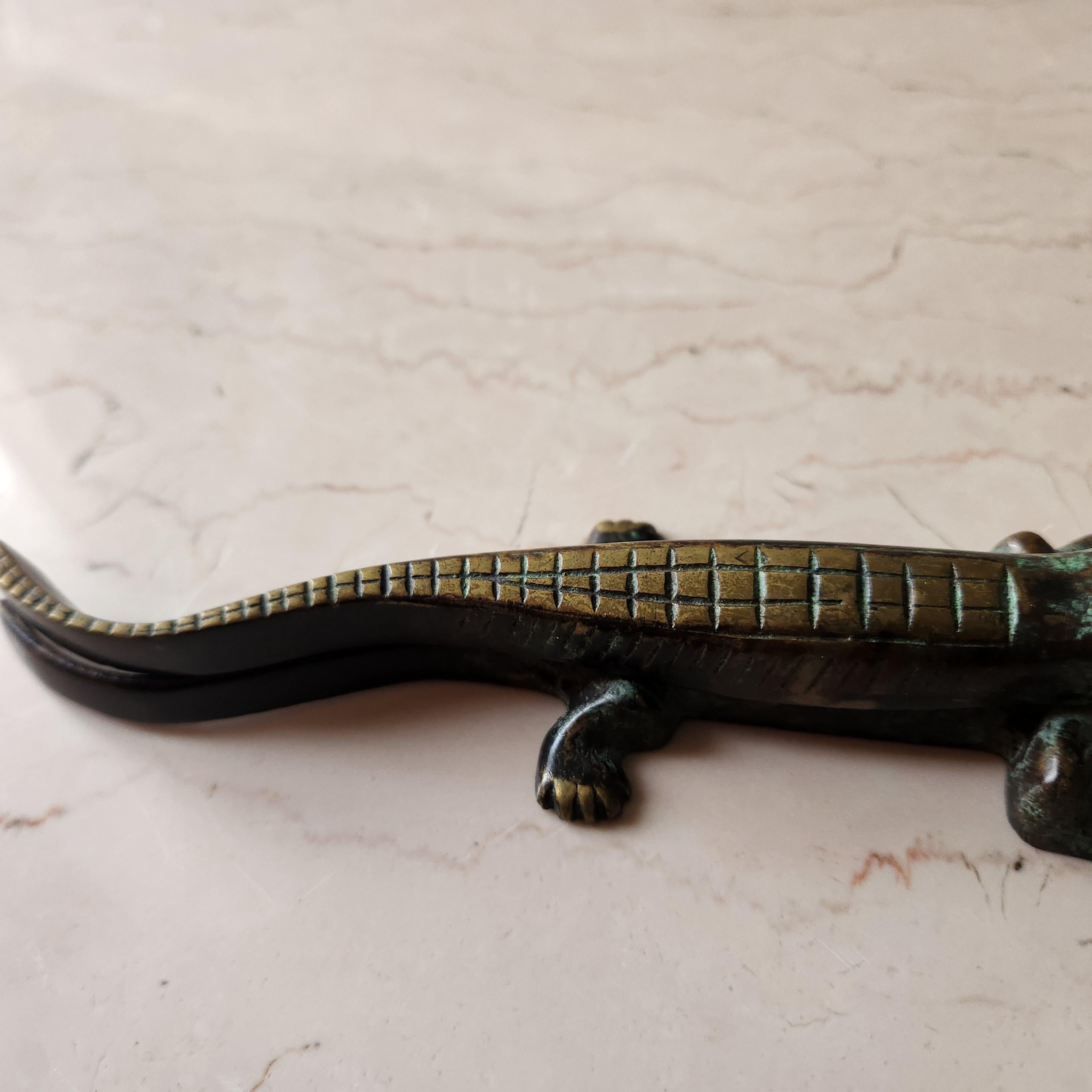Casse-noisette européen des années 1950 en bronze avec crocodile Walter Bosse Style Auböck en vente 4