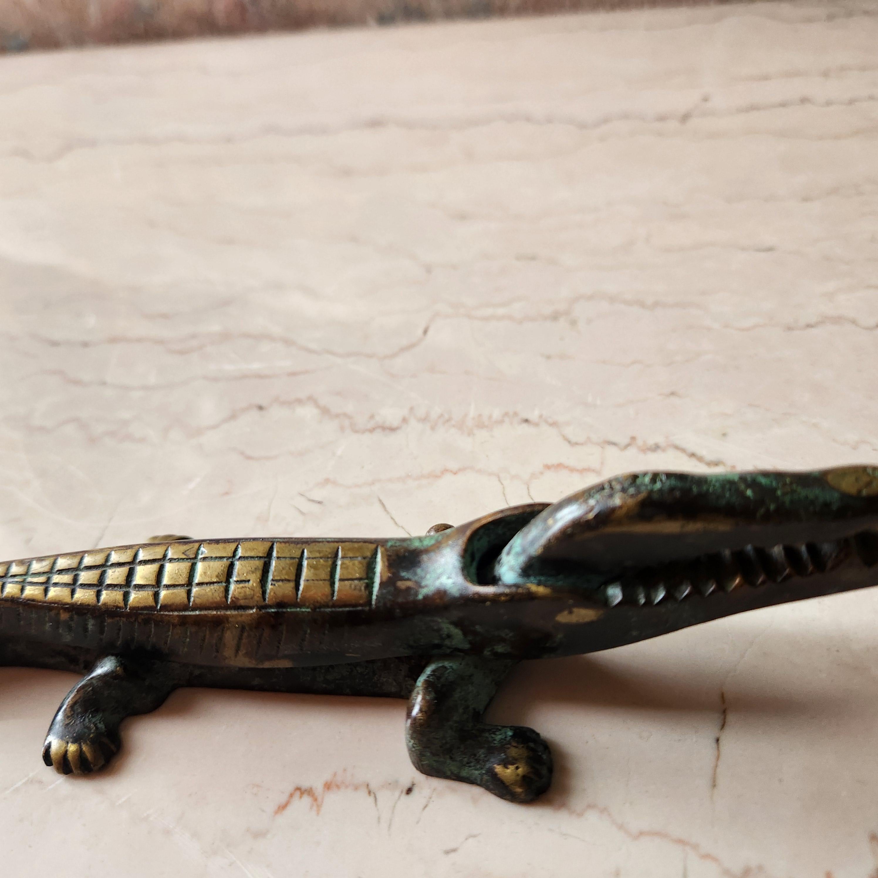 Casse-noisette européen des années 1950 en bronze avec crocodile Walter Bosse Style Auböck en vente 5