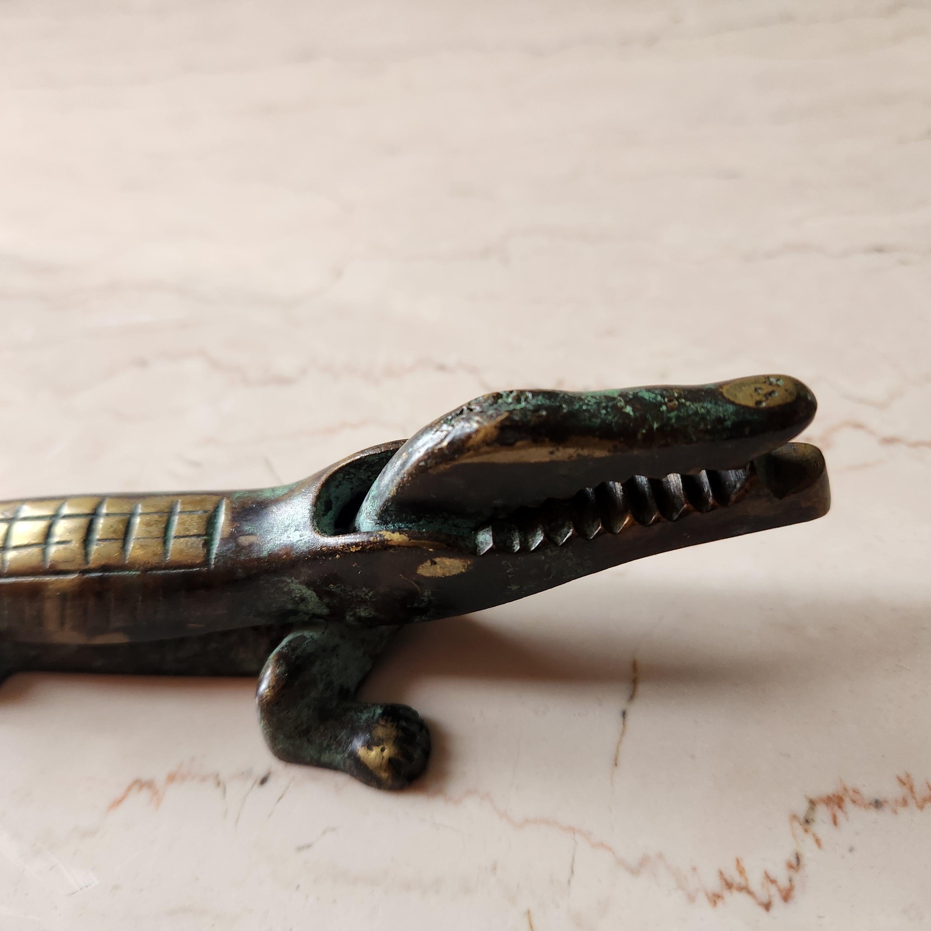 Casse-noisette européen des années 1950 en bronze avec crocodile Walter Bosse Style Auböck en vente 6