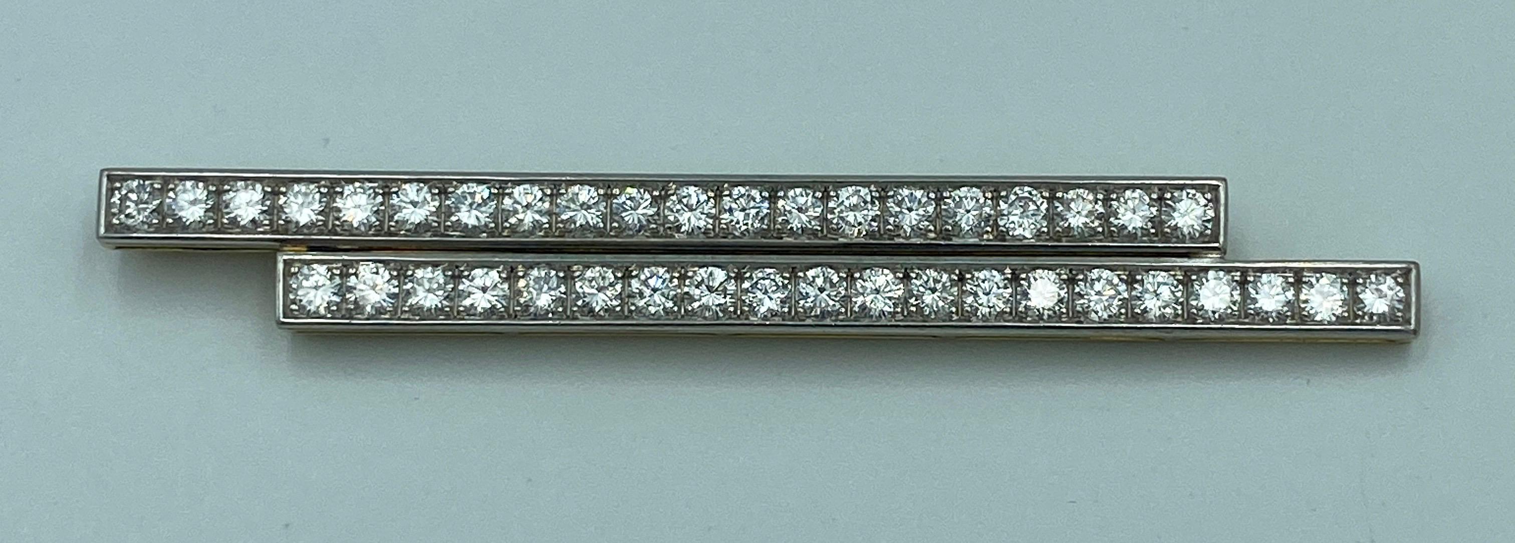 Women's or Men's 1950s European platinum and 18 carat gold diamond brooch For Sale