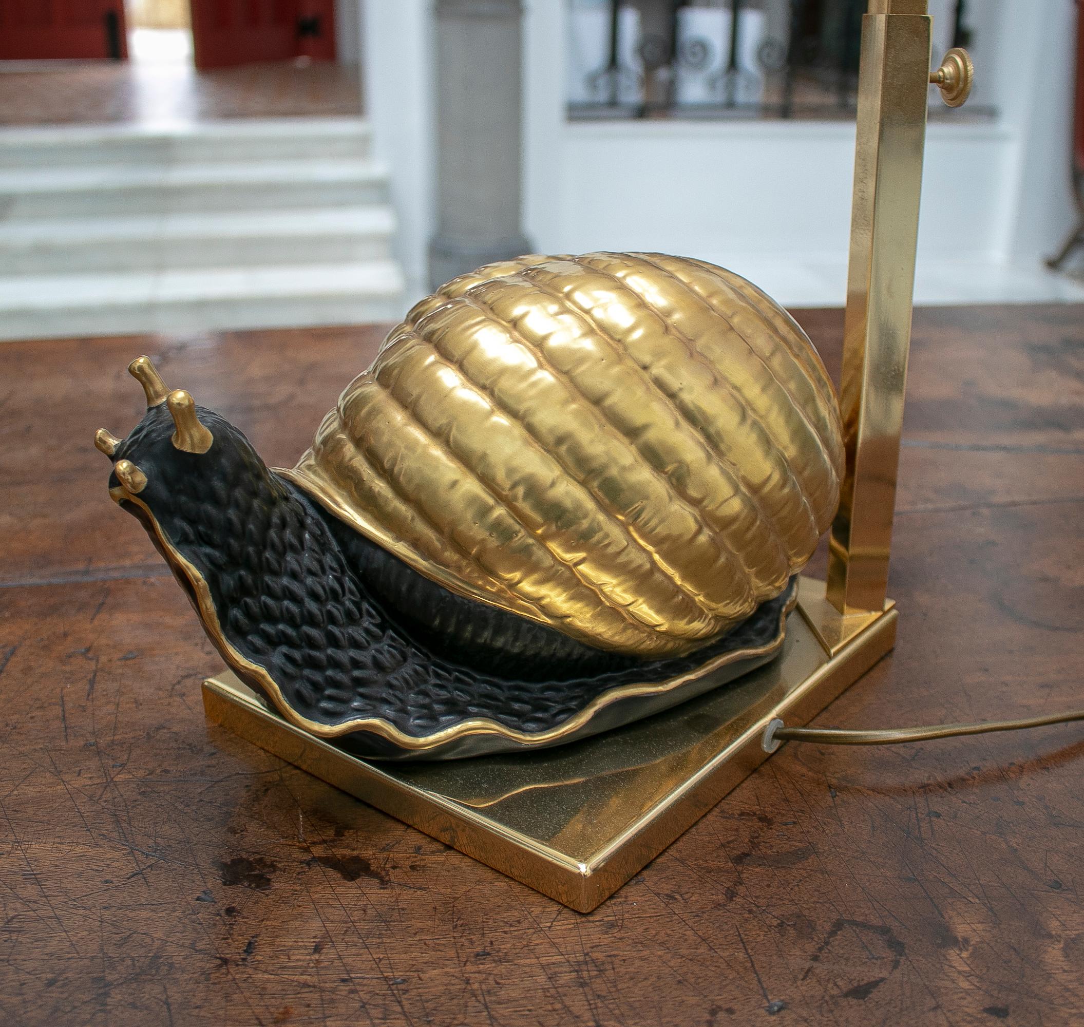 1950s European Snail Shaped Terracotta Lamp with Bronze Base and Shade In Good Condition For Sale In Marbella, ES