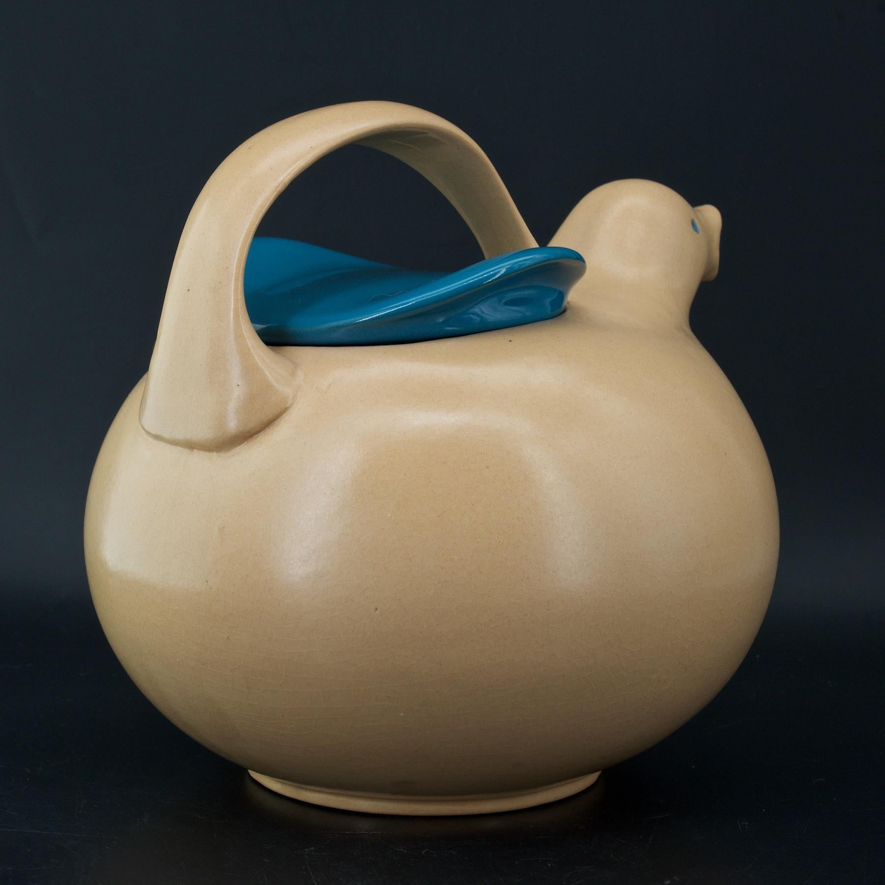 Américain Rare théière à oiseaux en grès d'Eva Zeisel des années 1950 Vase figuratif du milieu du siècle en vente