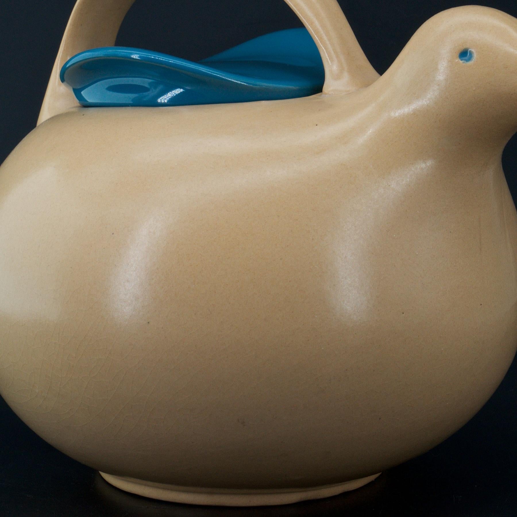 Moulé Rare théière à oiseaux en grès d'Eva Zeisel des années 1950 Vase figuratif du milieu du siècle en vente