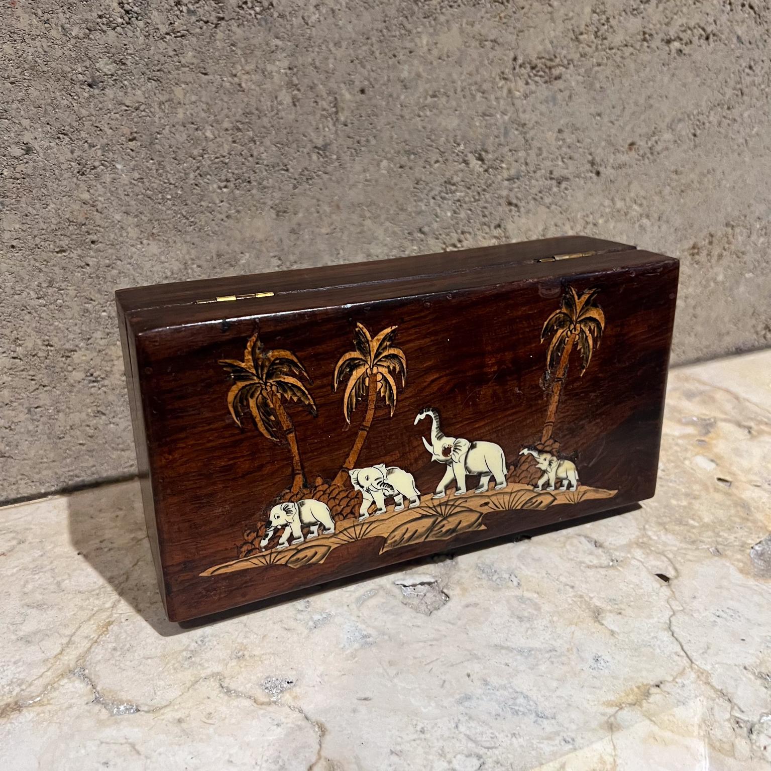 1950 Caja de madera exótica con incrustaciones Elefante Palmera Madera en venta