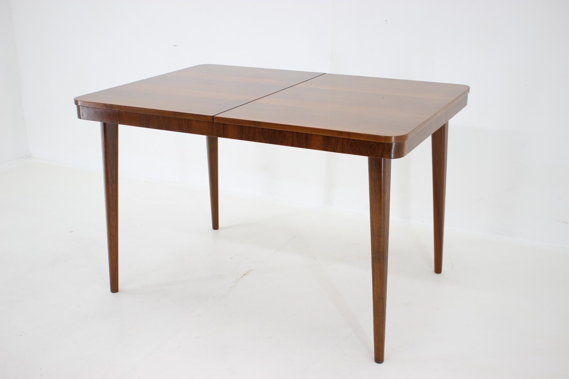 Mid-Century Modern 1950s Extendable Dining Table in Walnut by UP zavody, Czechoslovakia For Sale