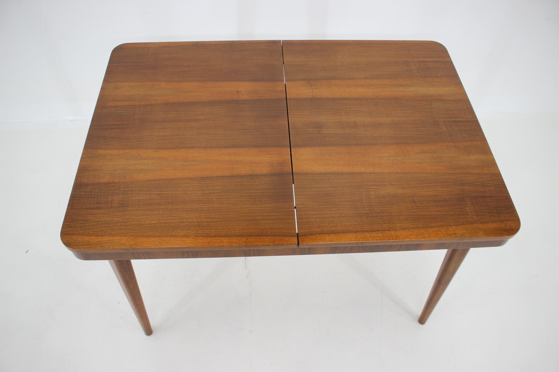 Mid-20th Century 1950s Extendable Dining Table in Walnut by UP zavody, Czechoslovakia For Sale