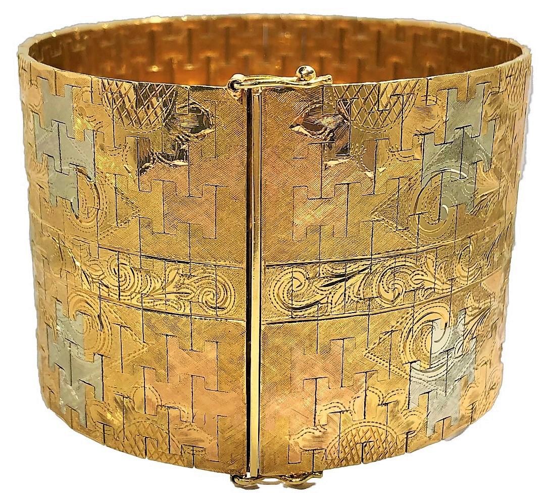 1950s Extra Wide & Extra Heavy Florentine Hand Engraved Tri-Color Gold Bracelet In Good Condition In Palm Beach, FL