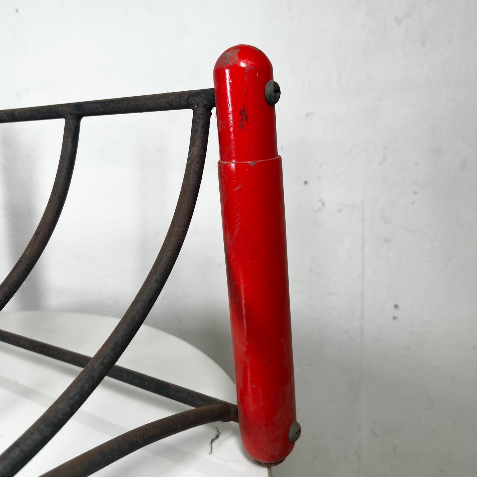 1950s Fabulous Modernism Red Fireplace Tool Set & Log Holder en vente 5